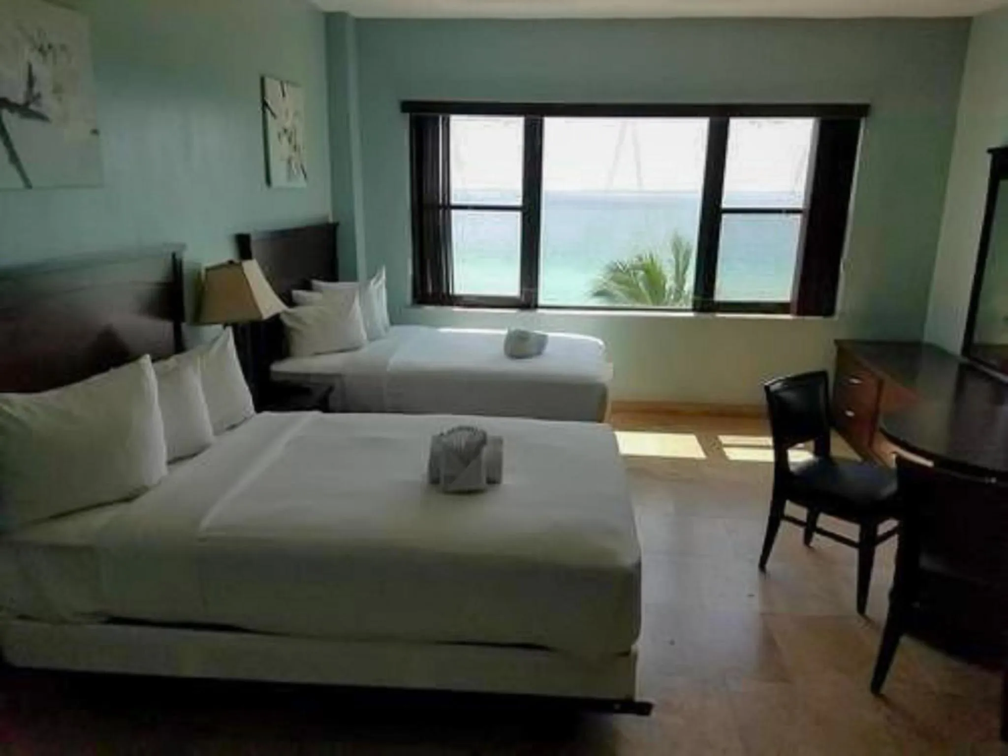 Ocean Front Casablanca Studios with FULL KITCHENS & Beach access By BL Rentals