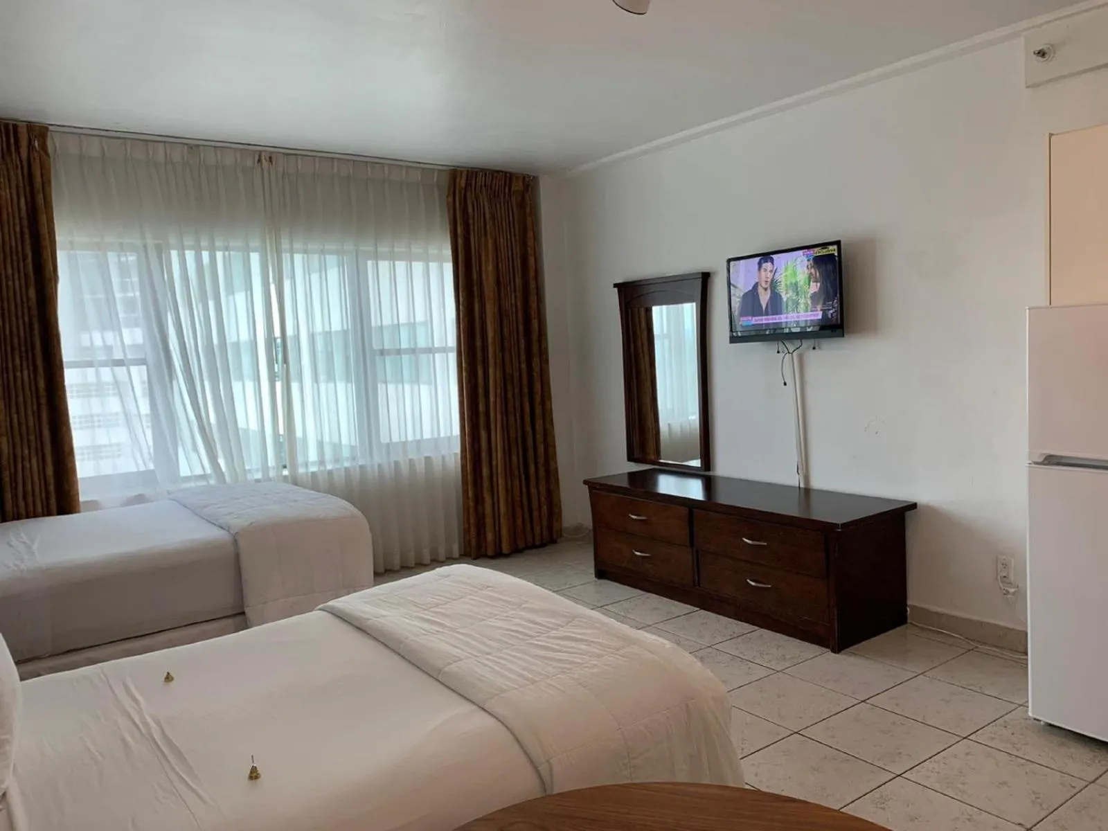 Ocean Front Casablanca Studios with FULL KITCHENS & Beach access By BL Rentals