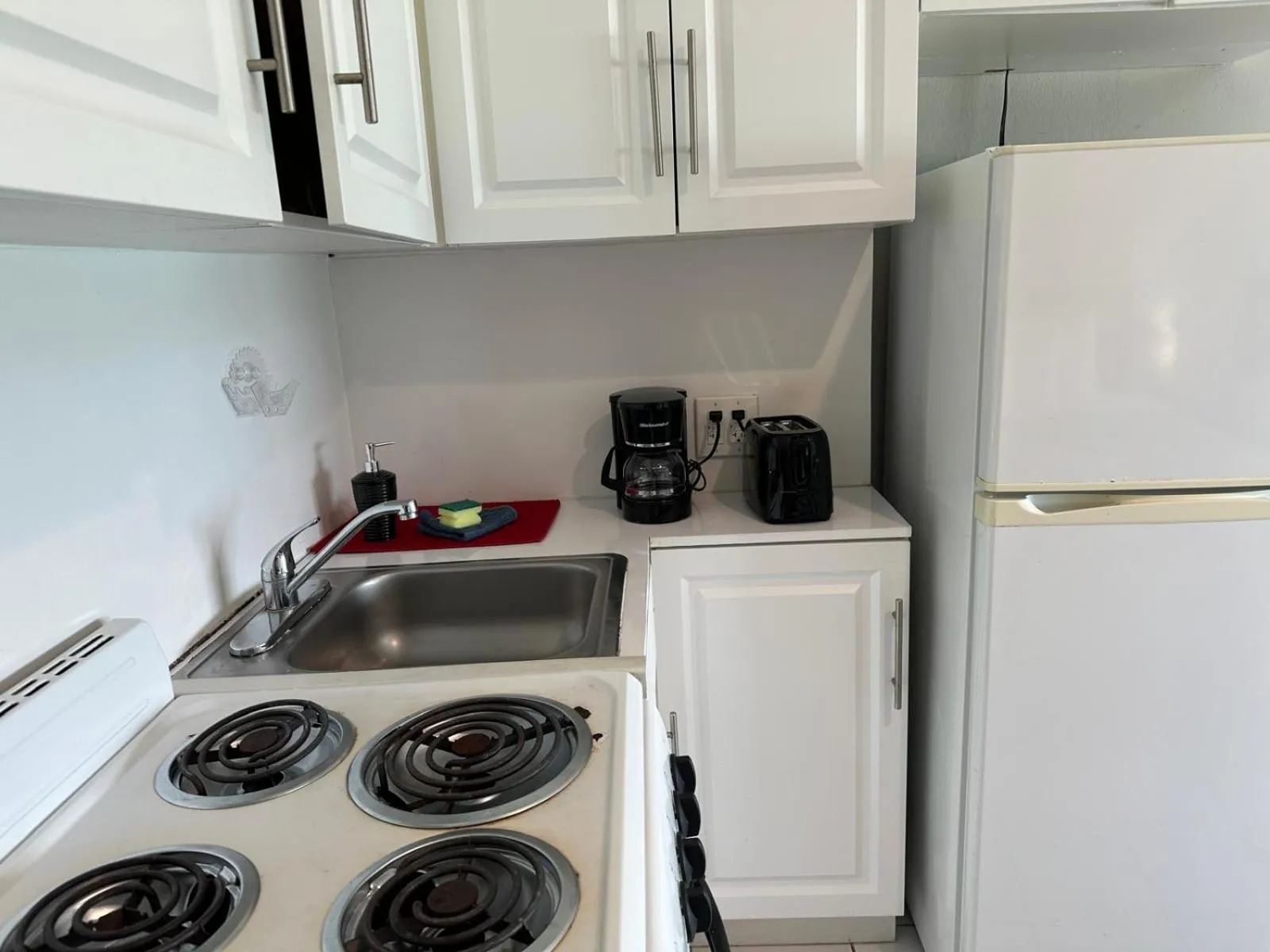 Ocean Front Casablanca Studios with FULL KITCHENS & Beach access By BL Rentals