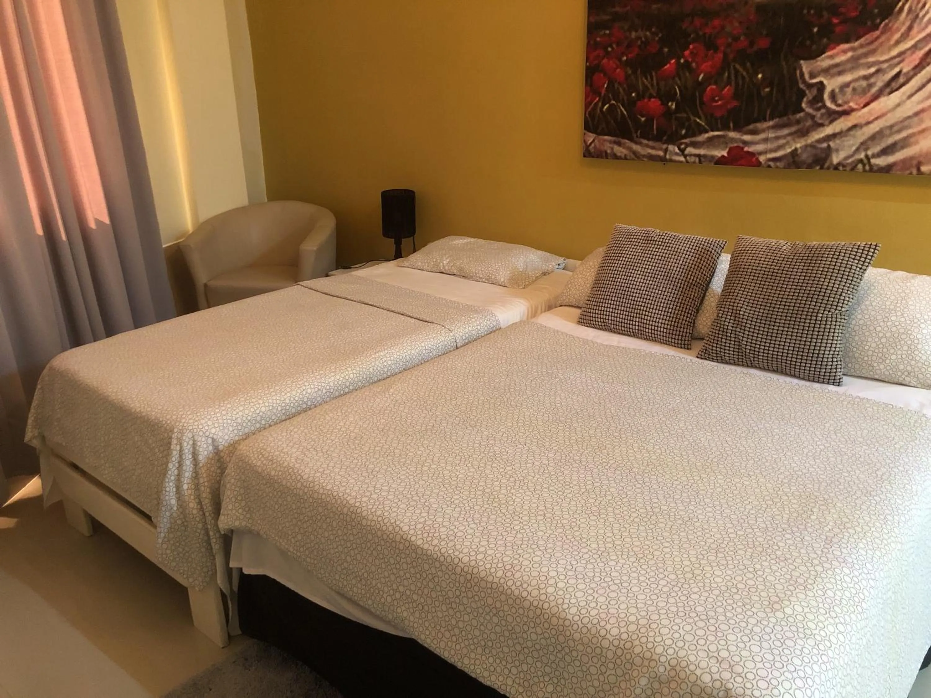 Bed in Hotel Bar Restaurant Emergency 911 STO LK GROUP