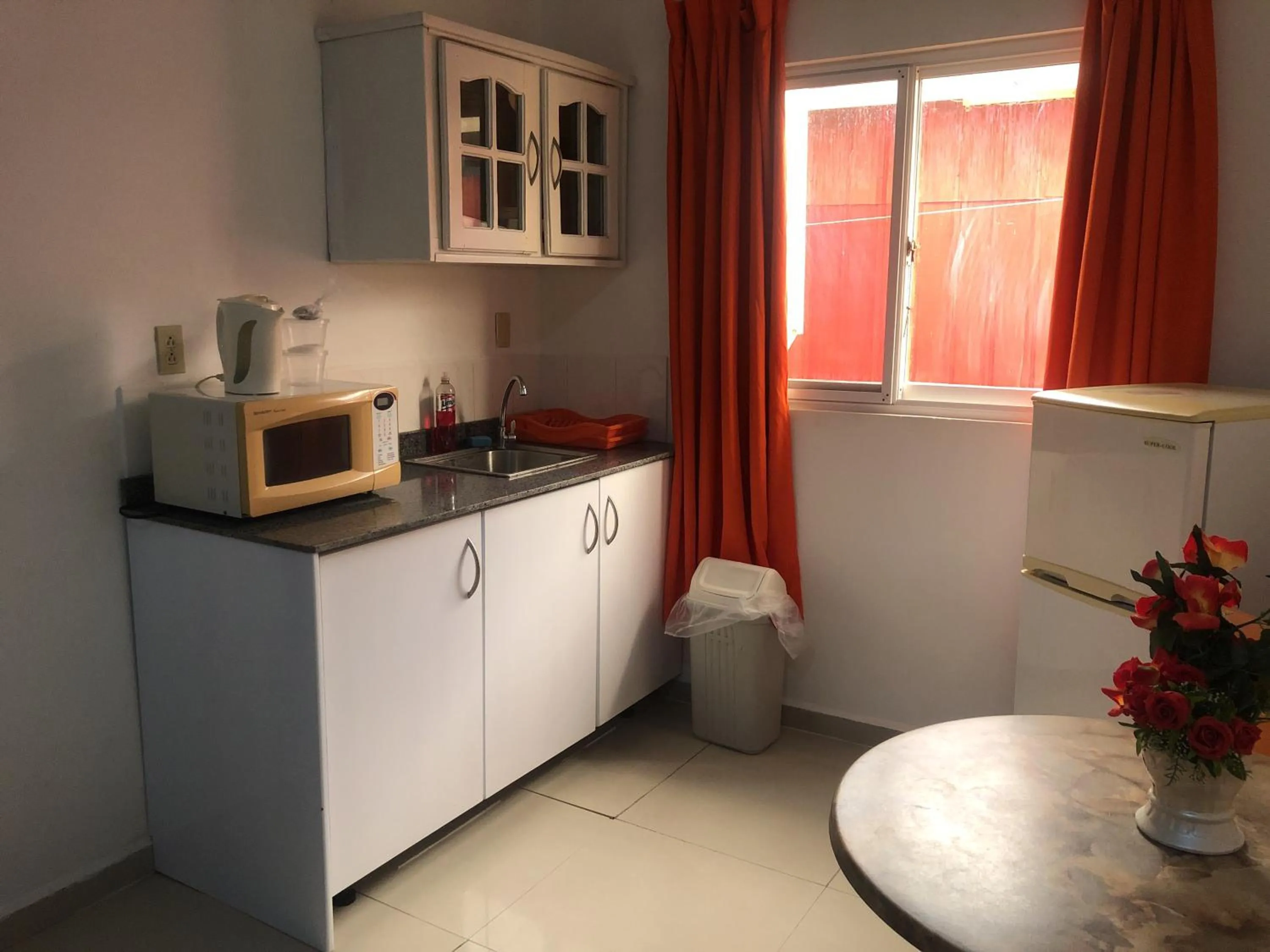 Hotel Bar Restaurant Emergency 911 STO LK GROUP