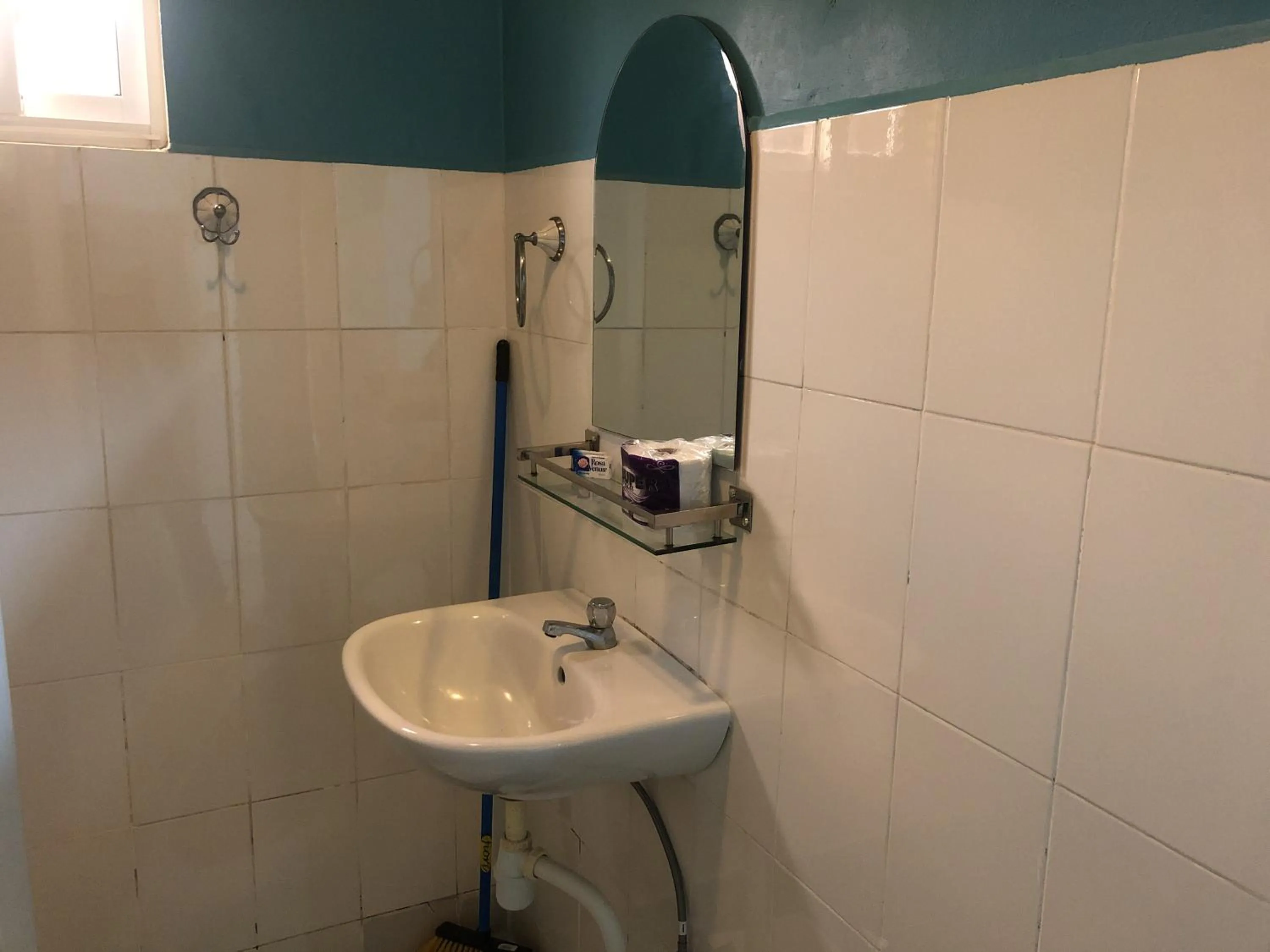 Hotel Bar Restaurant Emergency 911 STO LK GROUP