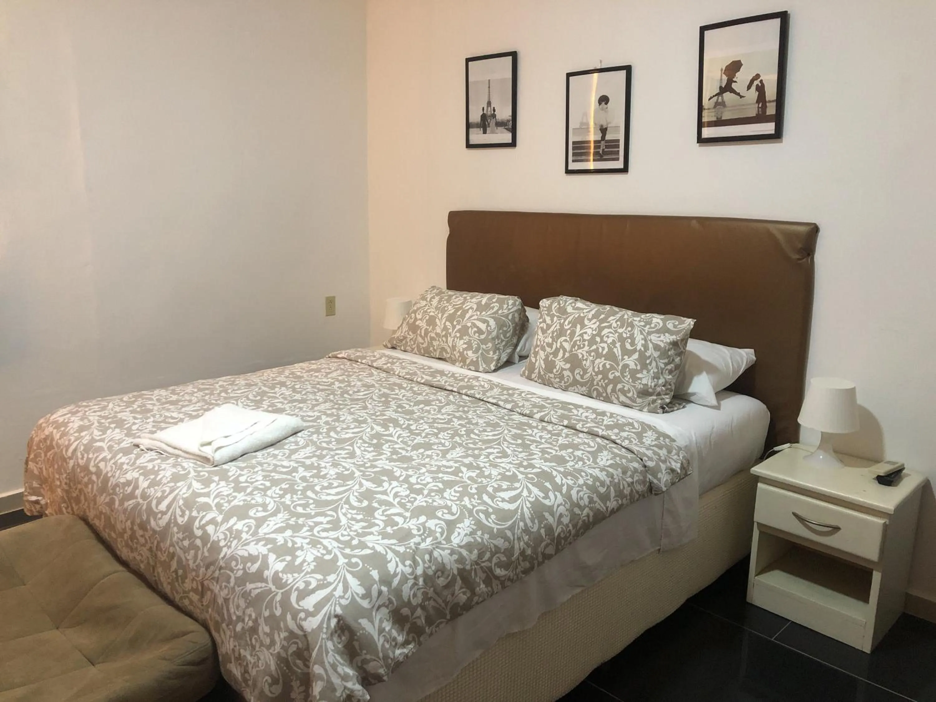 Bed in Hotel Bar Restaurant Emergency 911 STO LK GROUP