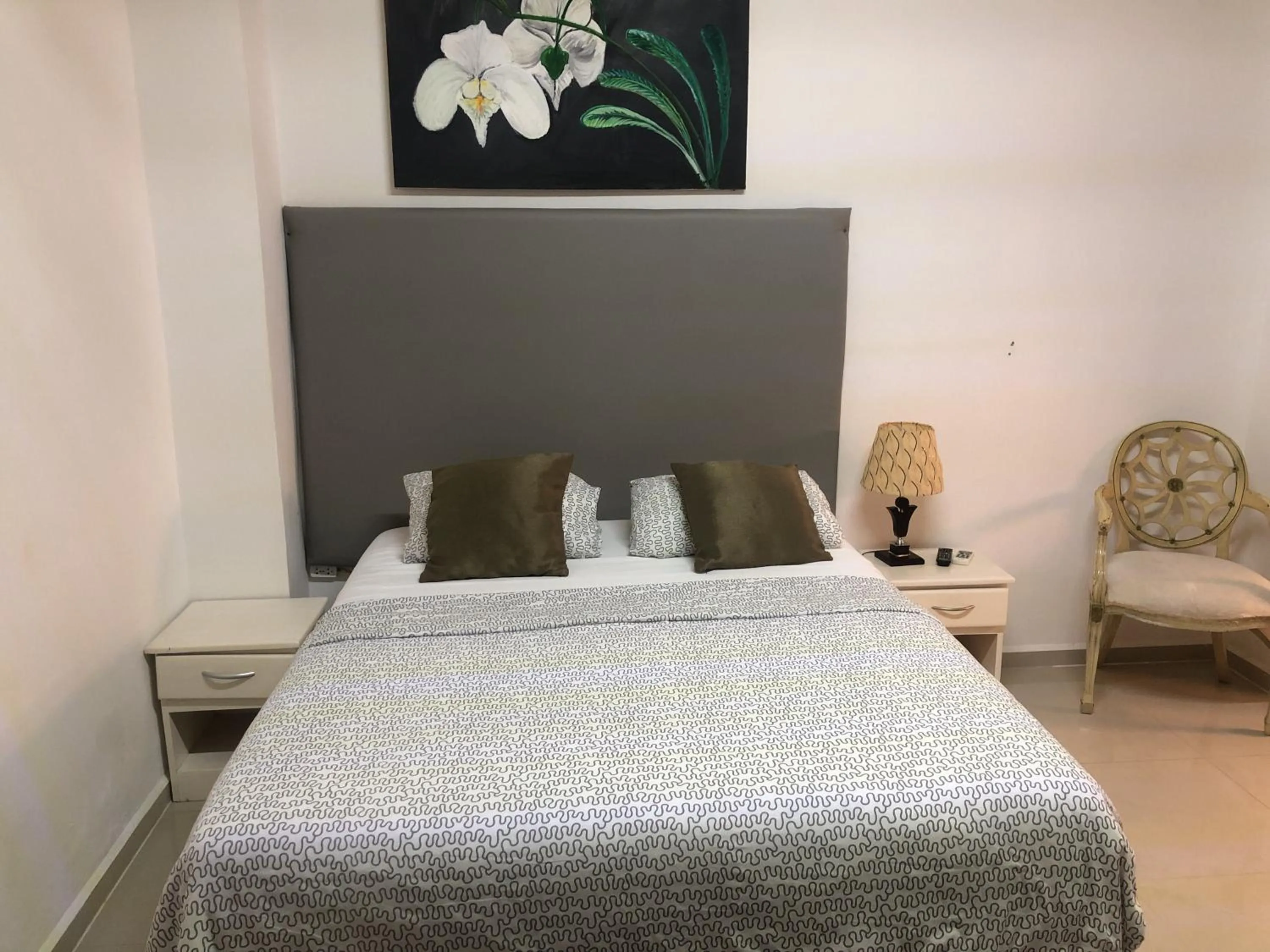 Bed in Hotel Bar Restaurant Emergency 911 STO LK GROUP