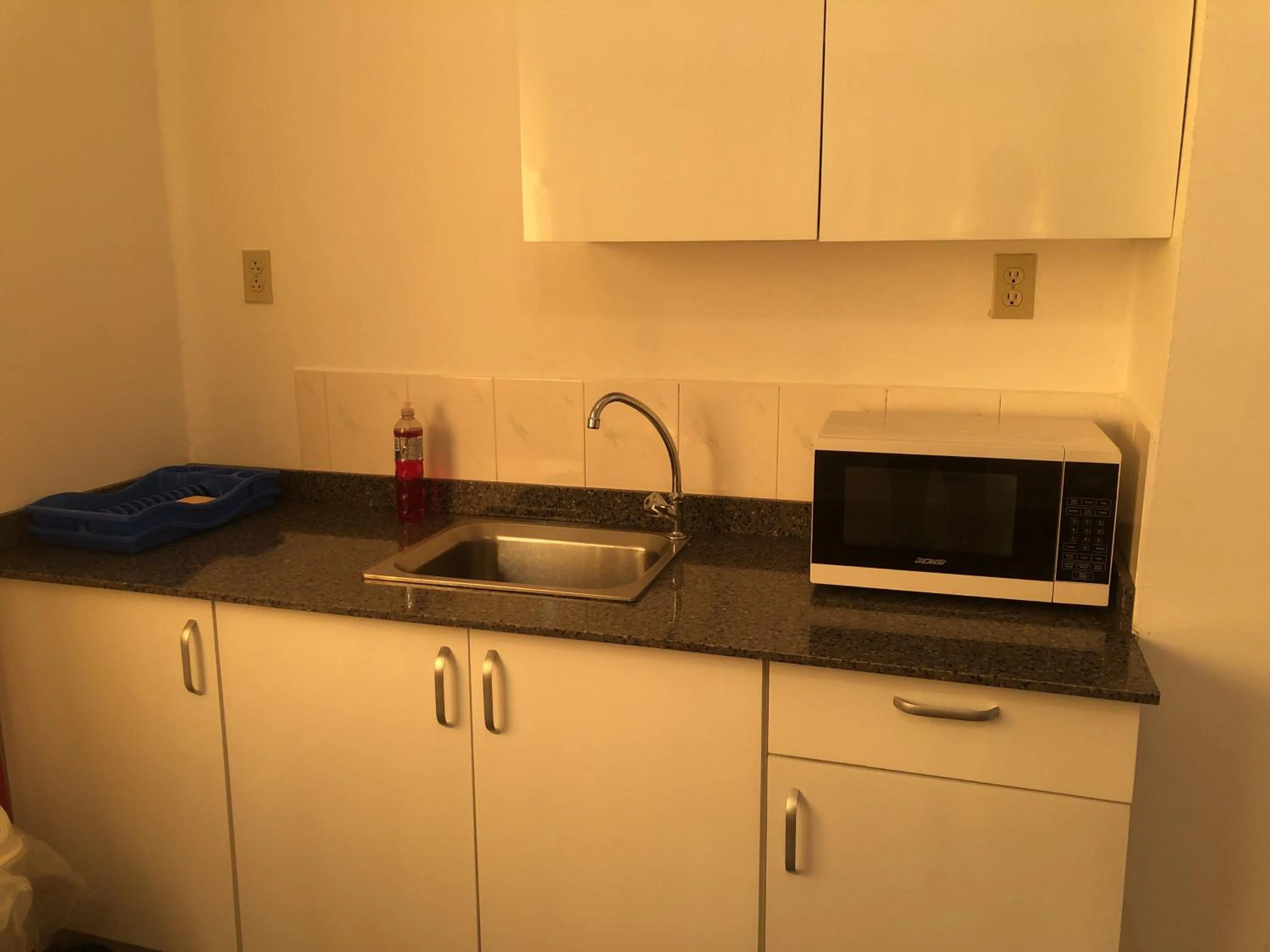 Hotel Bar Restaurant Emergency 911 STO LK GROUP