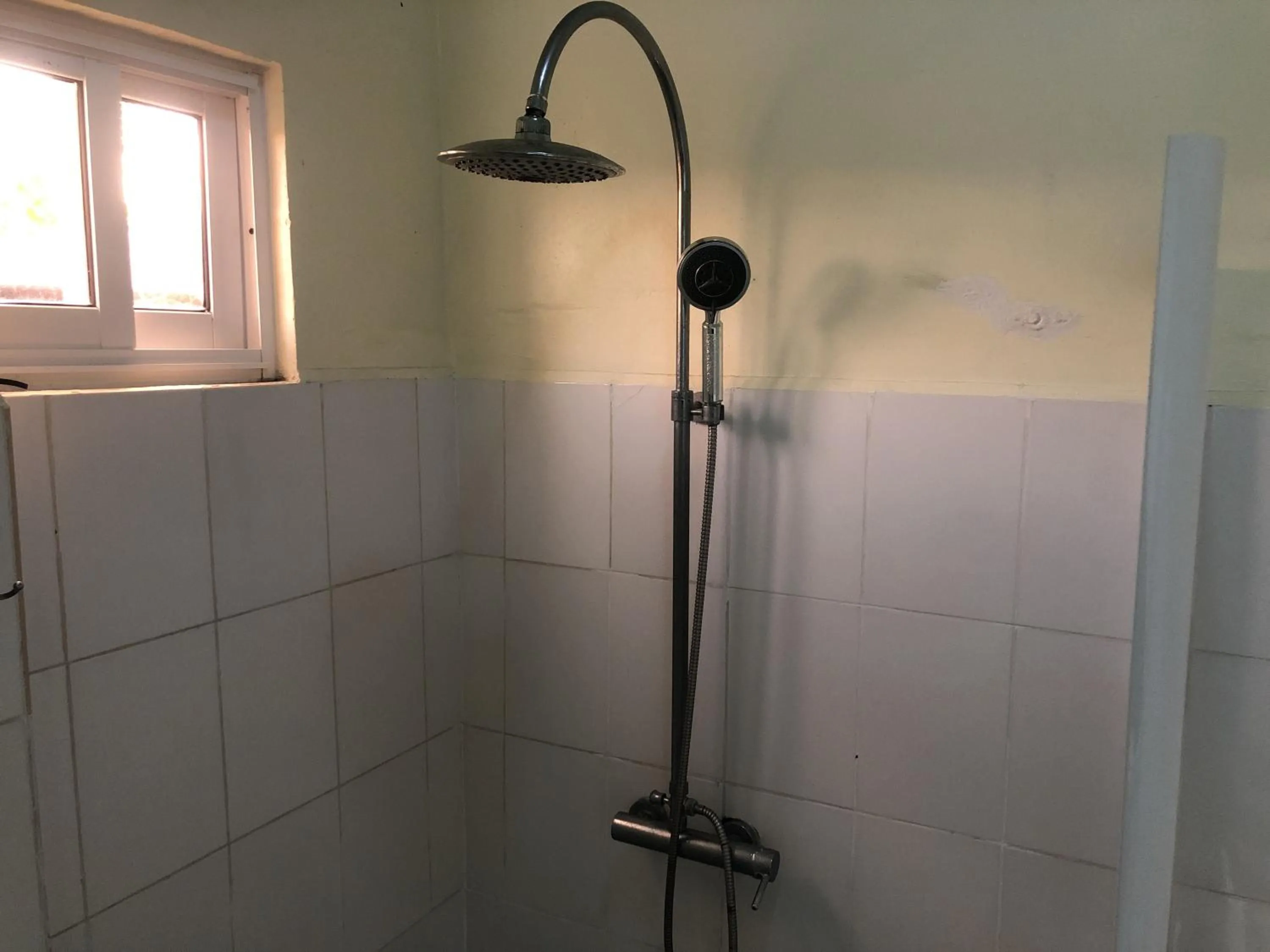 Hotel Bar Restaurant Emergency 911 STO LK GROUP