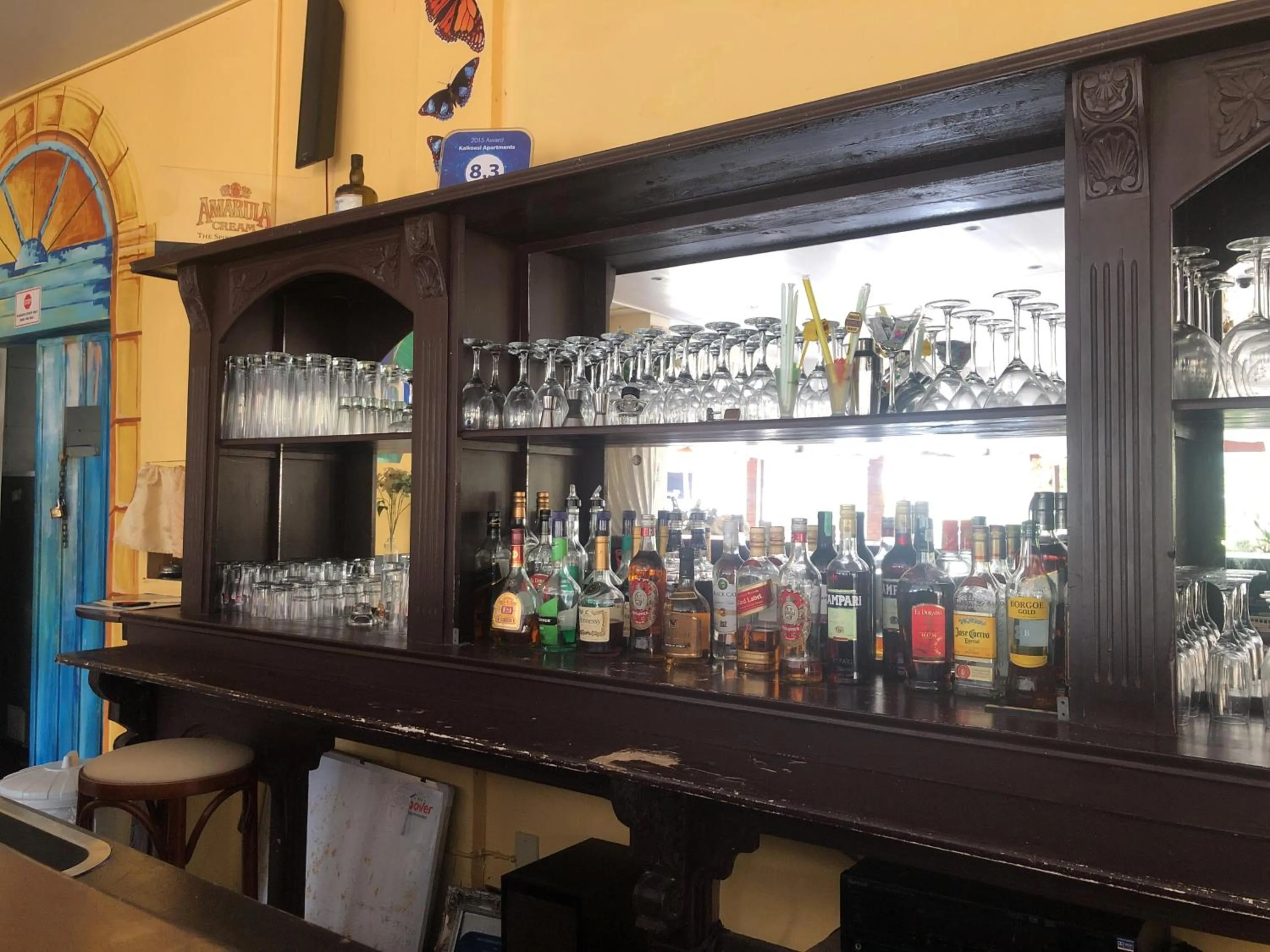 Lounge or bar in Hotel Bar Restaurant Emergency 911 STO LK GROUP