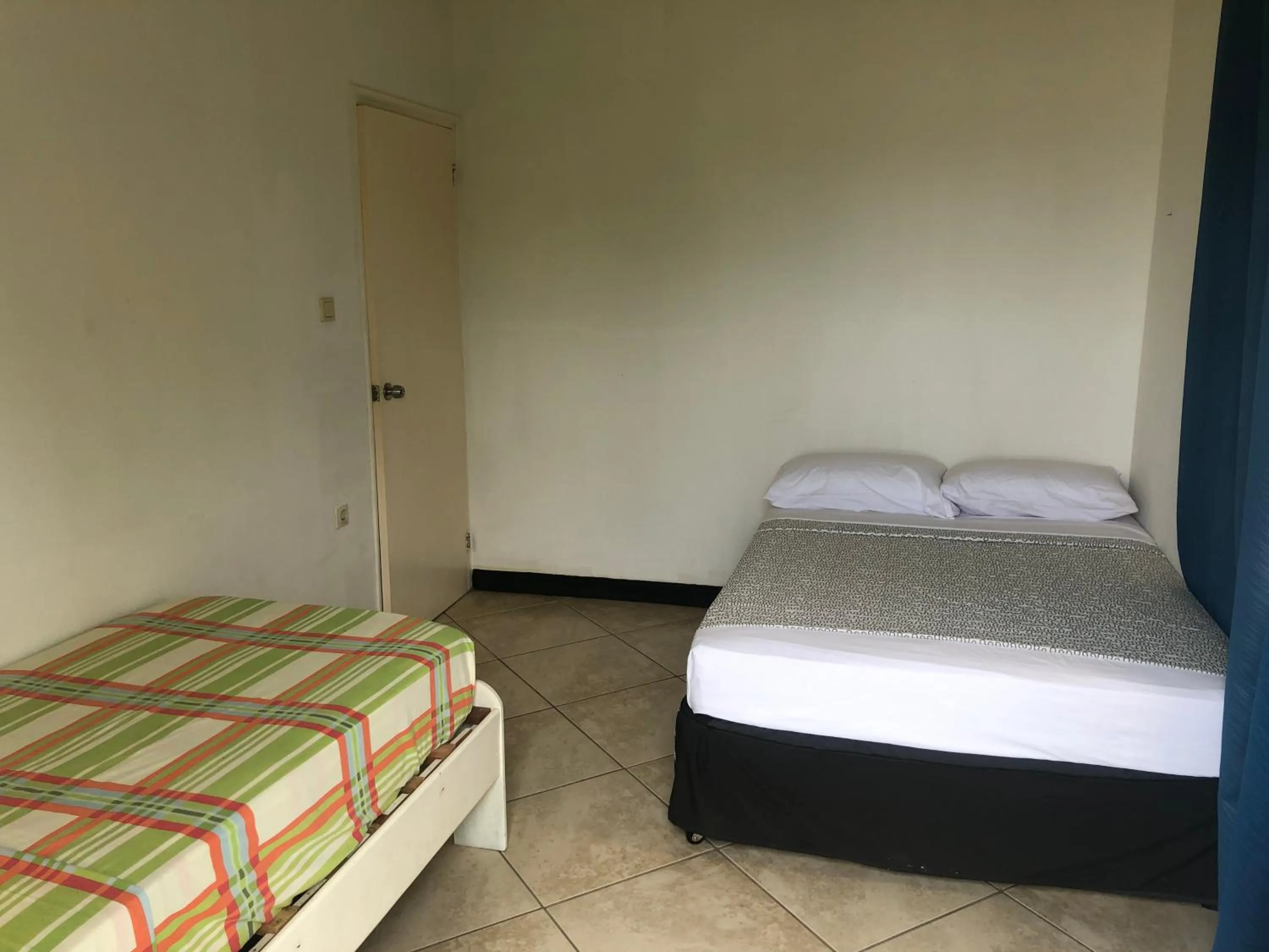 Bed in Hotel Bar Restaurant Emergency 911 STO LK GROUP