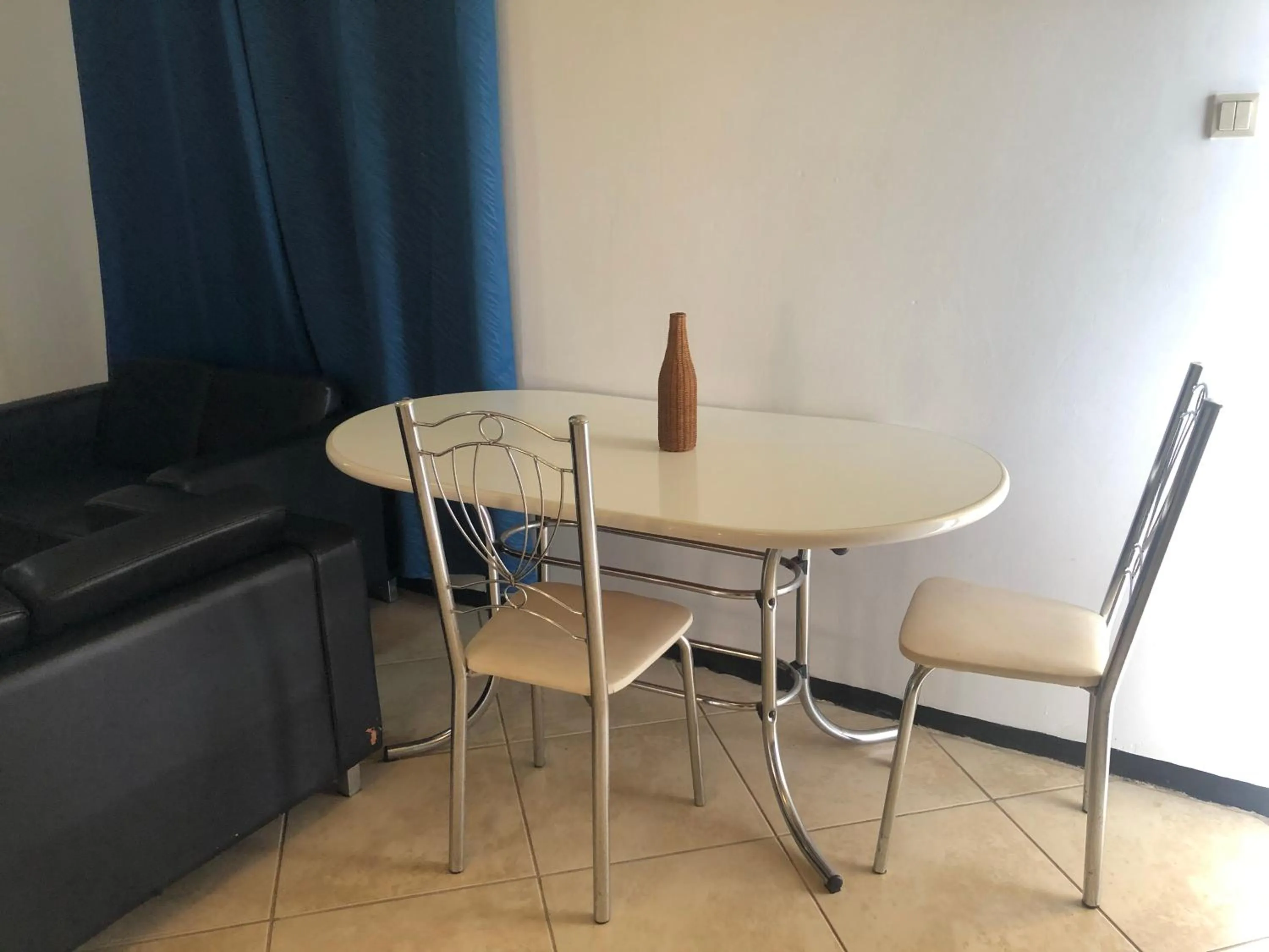 Hotel Bar Restaurant Emergency 911 STO LK GROUP