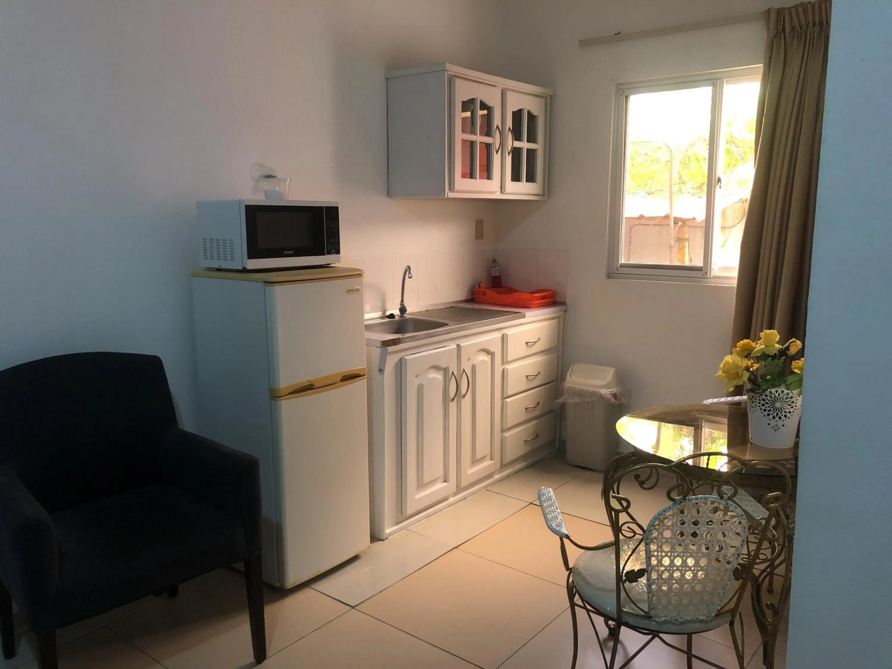 Hotel Bar Restaurant Emergency 911 STO LK GROUP