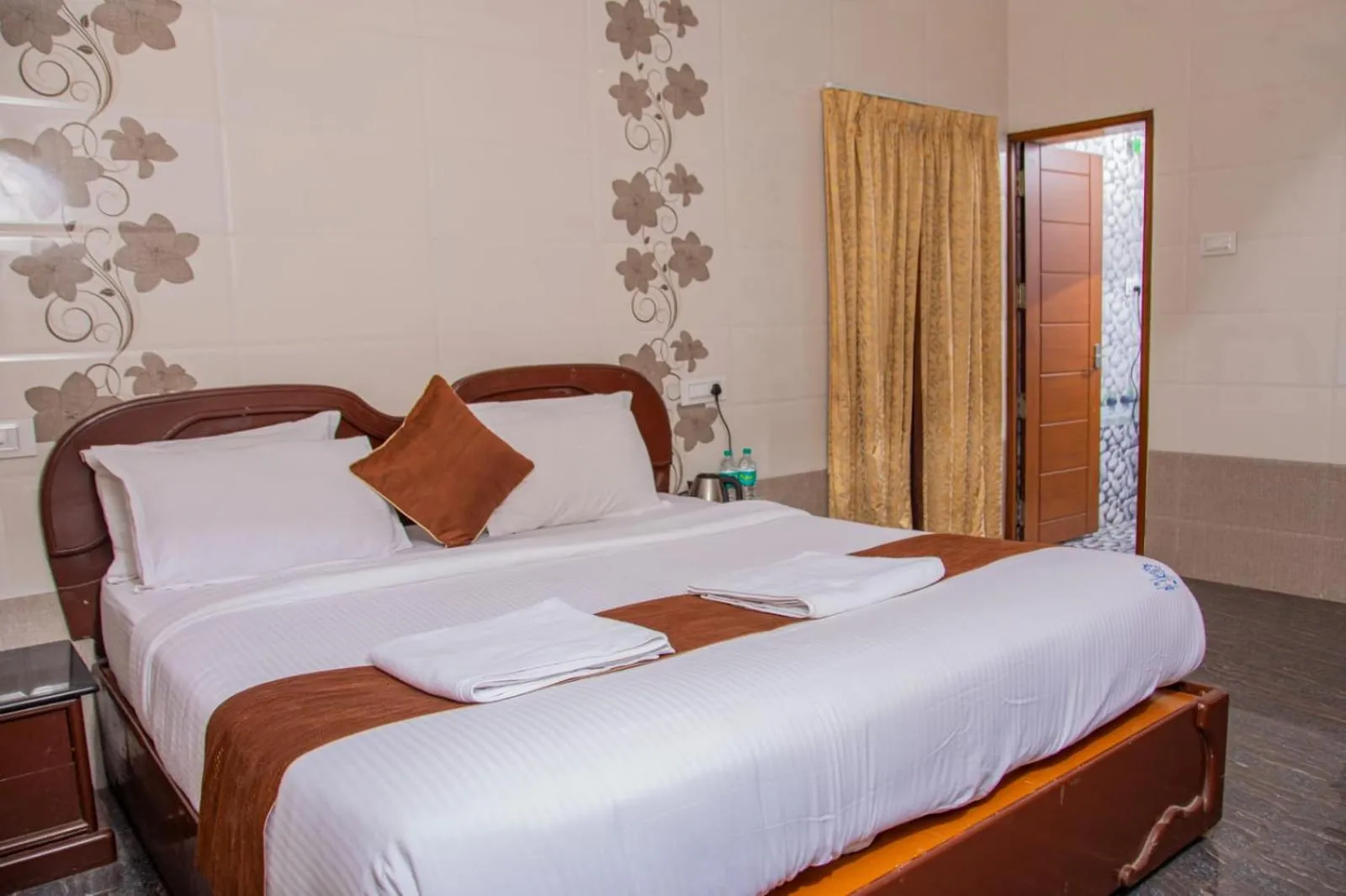 Bed in Sharma Jee Farm House Yercaud