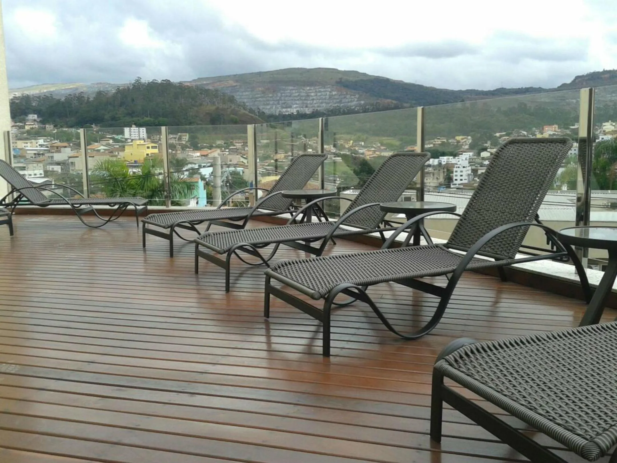 Swimming pool in IT Itabira Hotel