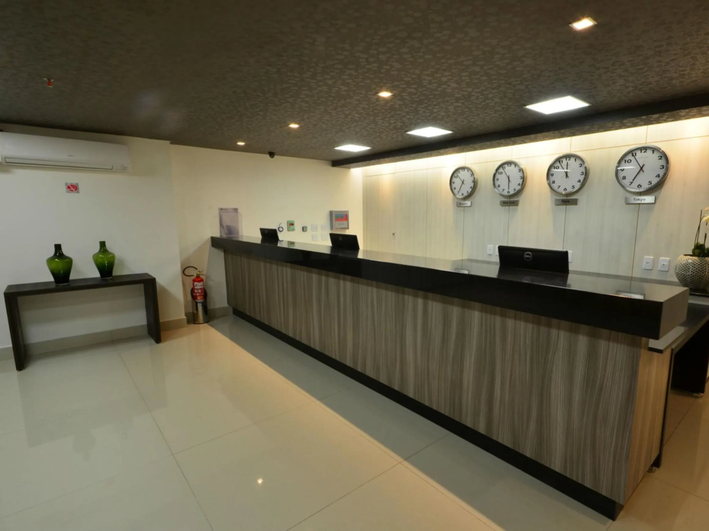 Lobby or reception in IT Itabira Hotel
