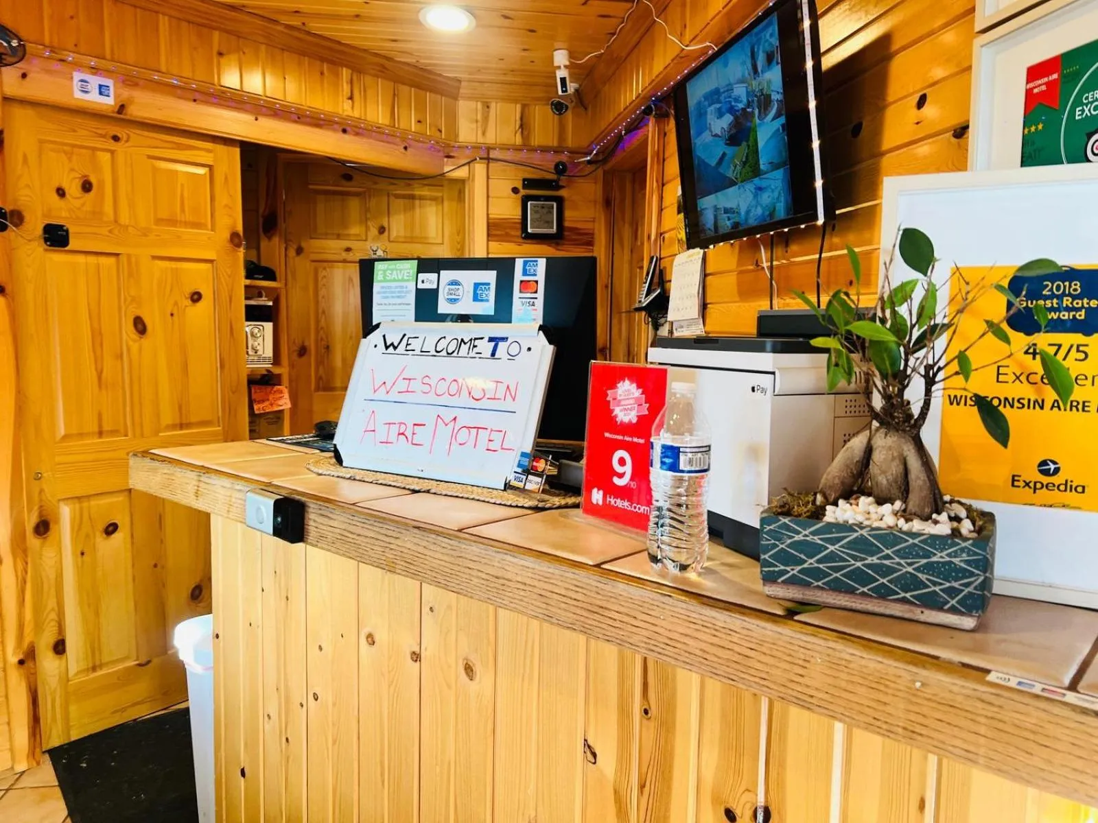 Lobby or reception in Wisconsin-Aire Motel By OYO Random Lake