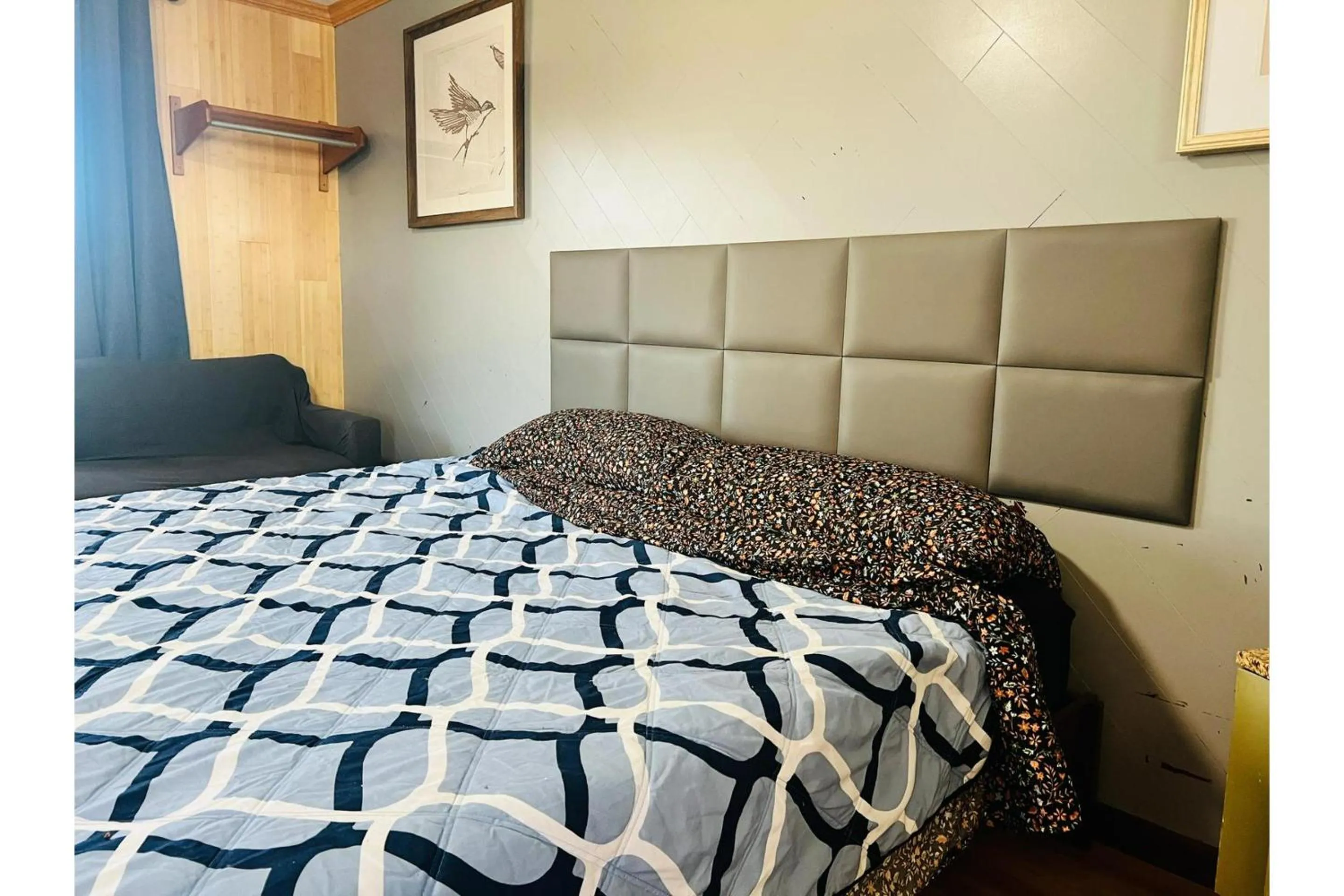 Bedroom, Bed in Wisconsin-Aire Motel By OYO Random Lake