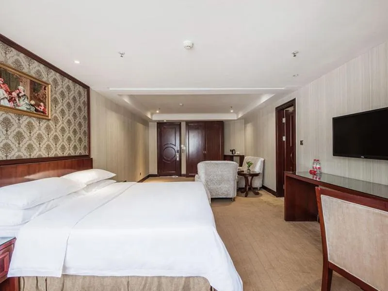 Vienna Hotel Shiqiao Metro Station