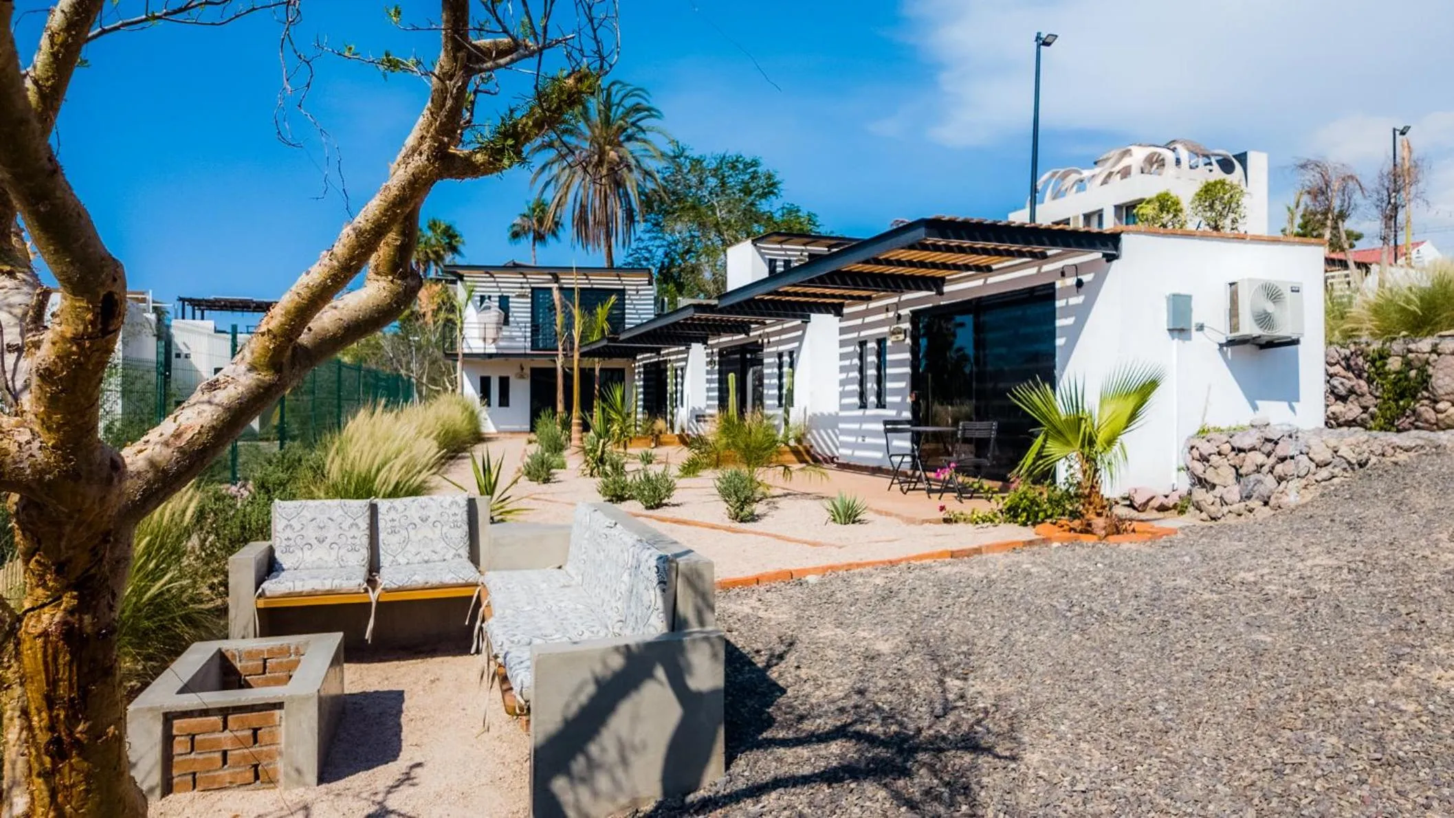 Day in InHouse Glamping Hotel La Paz