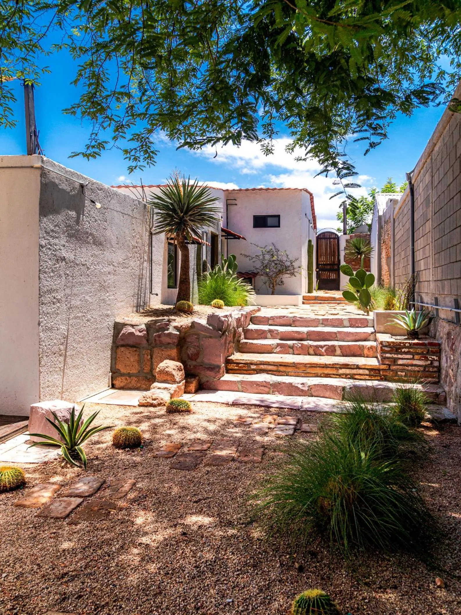 Spring in InHouse Glamping Hotel La Paz