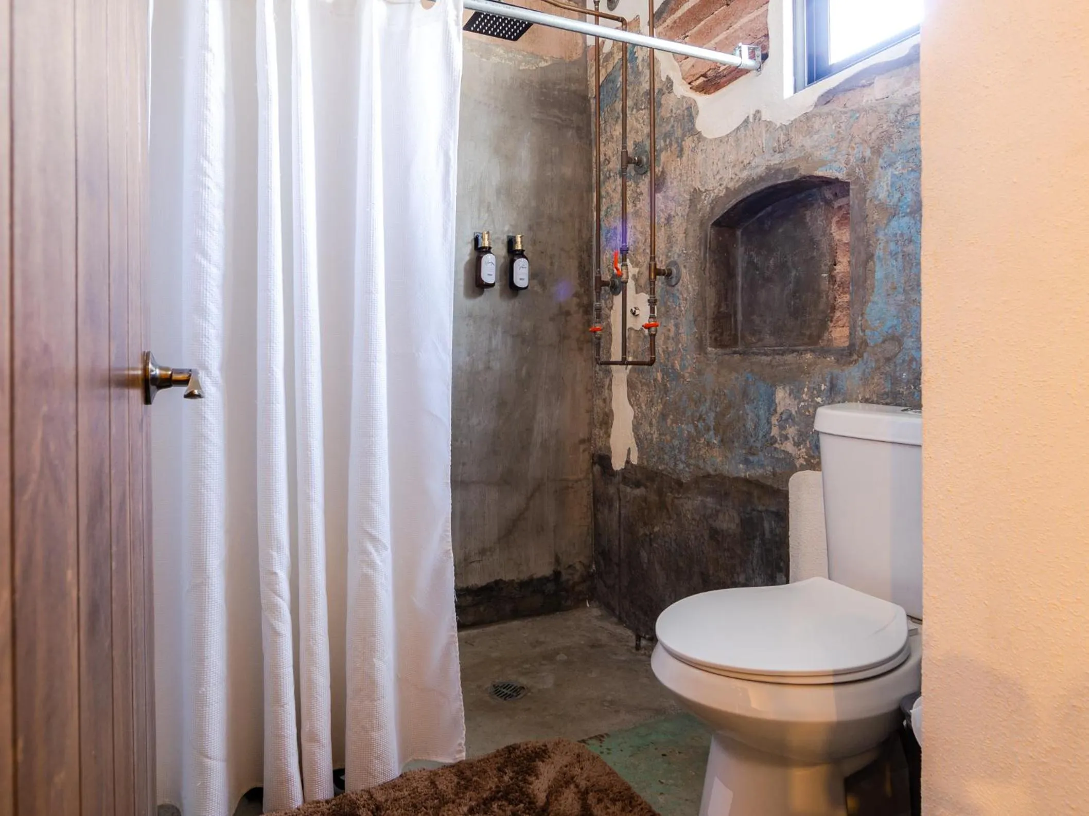 Shower in InHouse Glamping Hotel La Paz