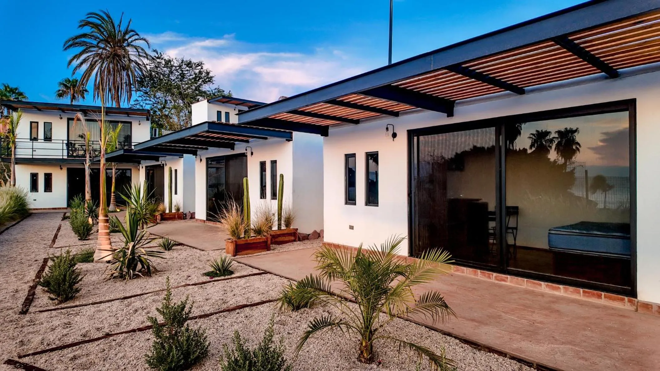 Day in InHouse Glamping Hotel La Paz