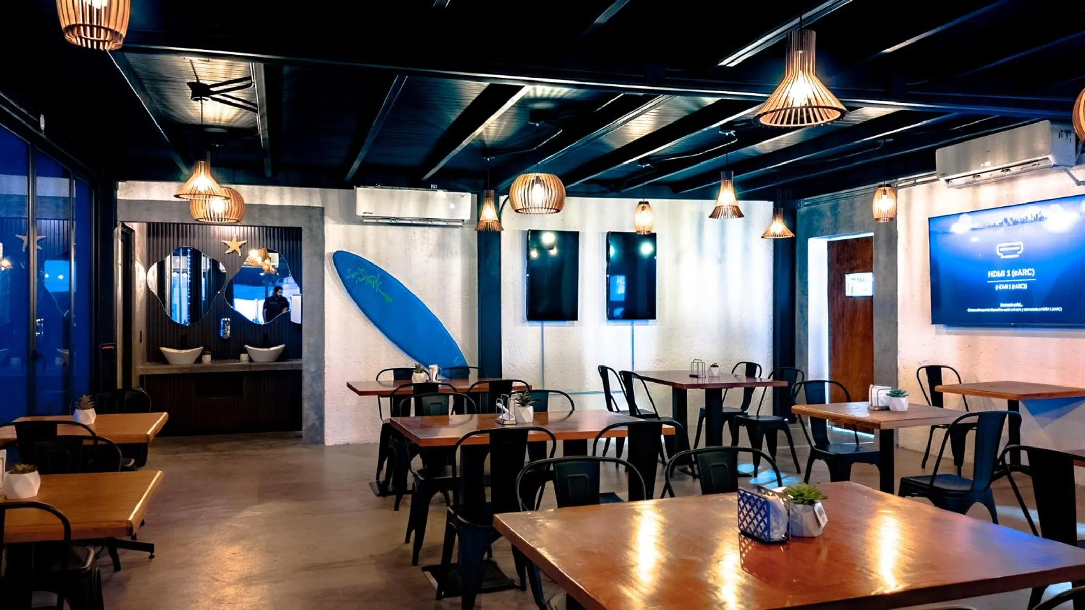 Restaurant/places to eat in InHouse Glamping Hotel La Paz