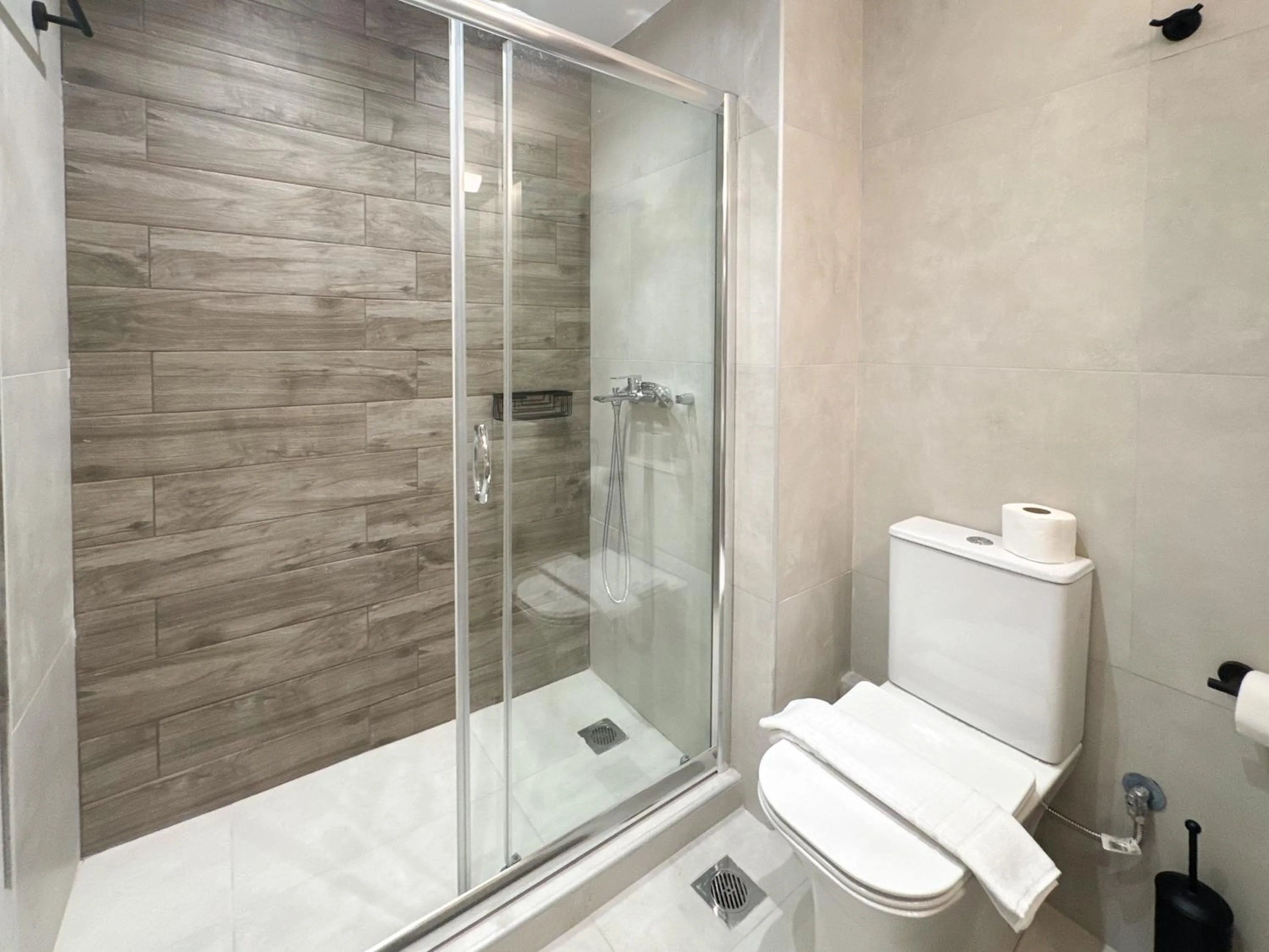 Shower in Noon Smart Residences