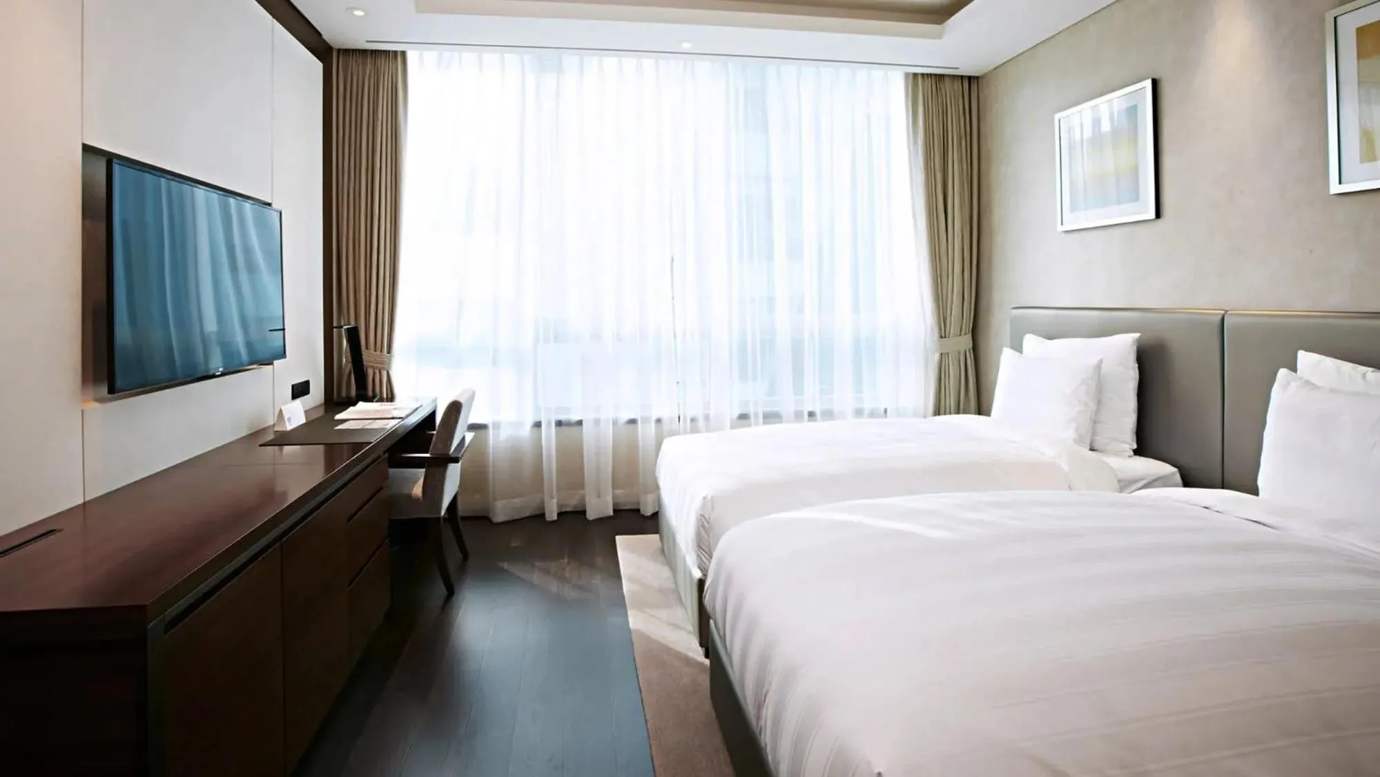 Bed in LOTTE CITY HOTEL Myeongdong