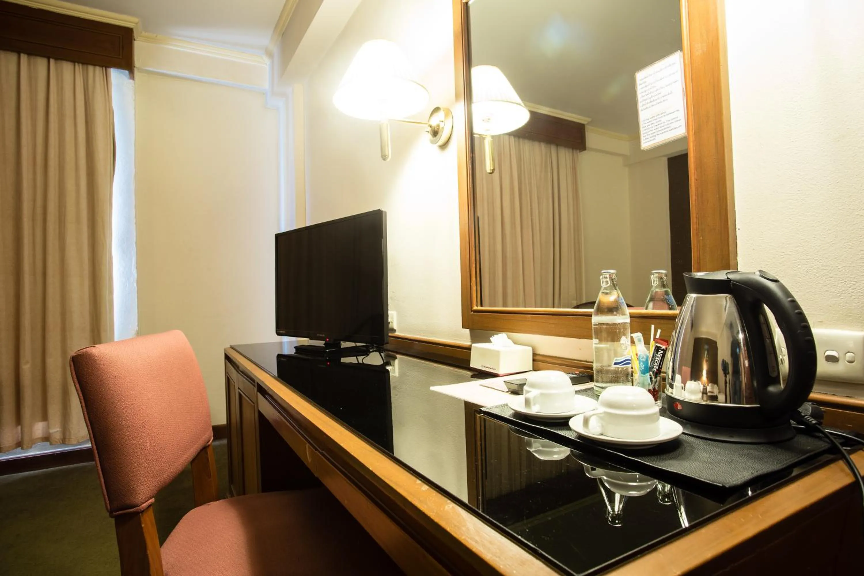 TV and multimedia in Songphanburi Hotel