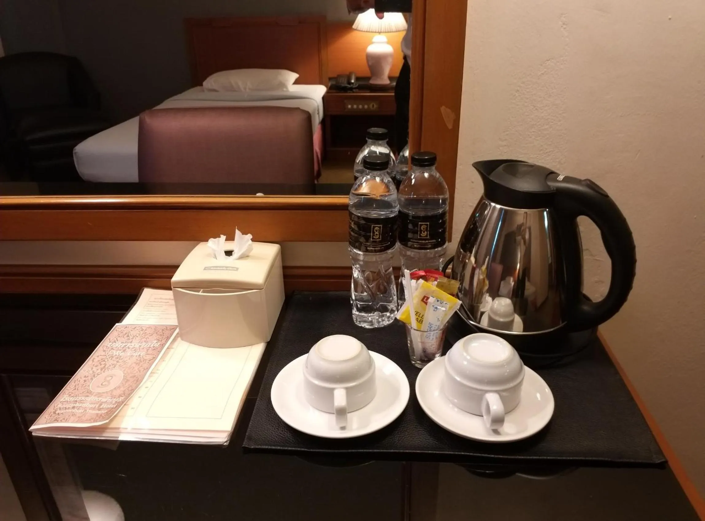 Coffee/tea facilities, Bed in Songphanburi Hotel