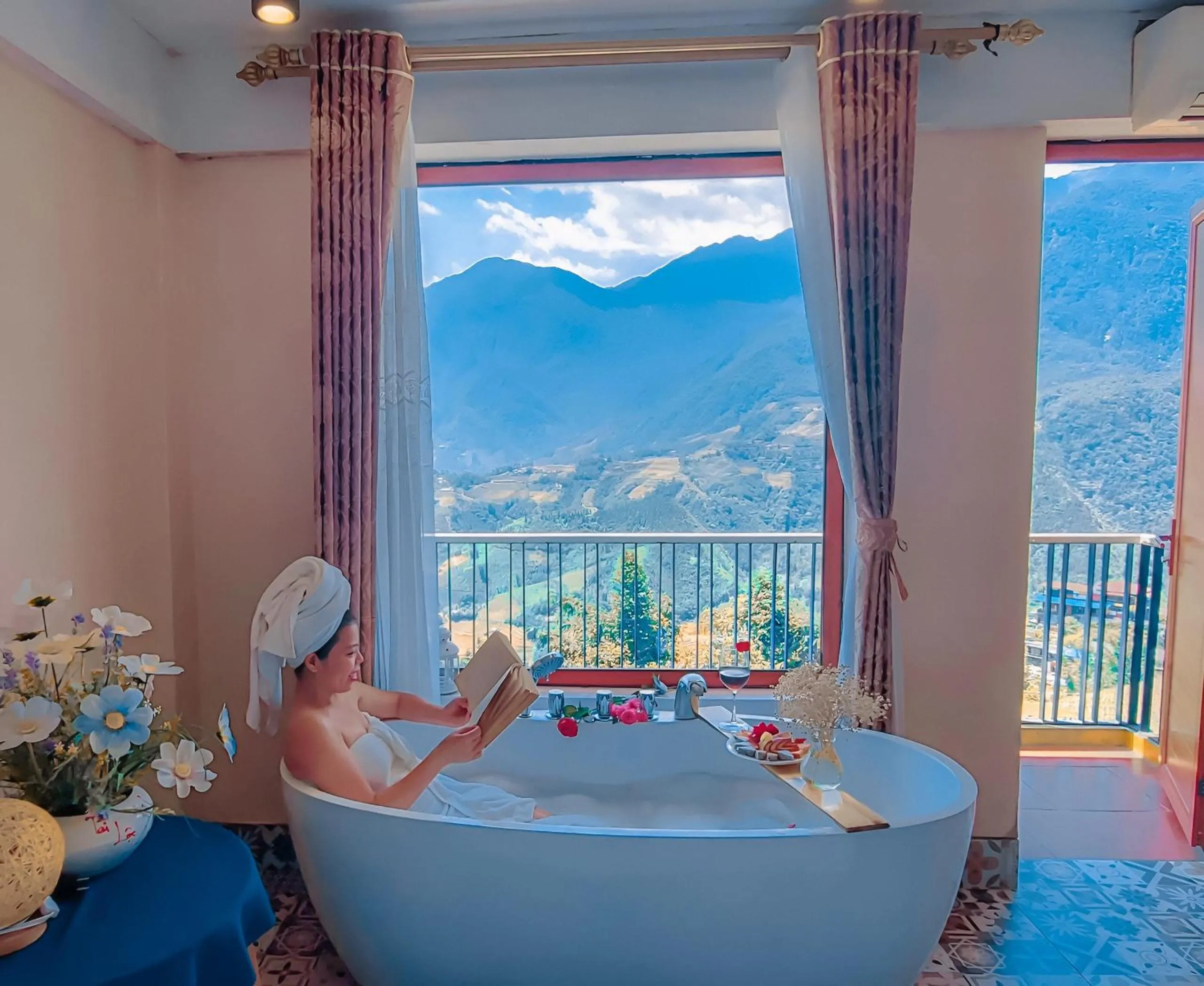 People in Sapa Scenery Hotel