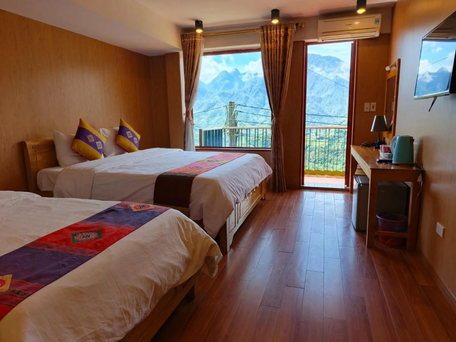 Bed in Sapa Scenery Hotel