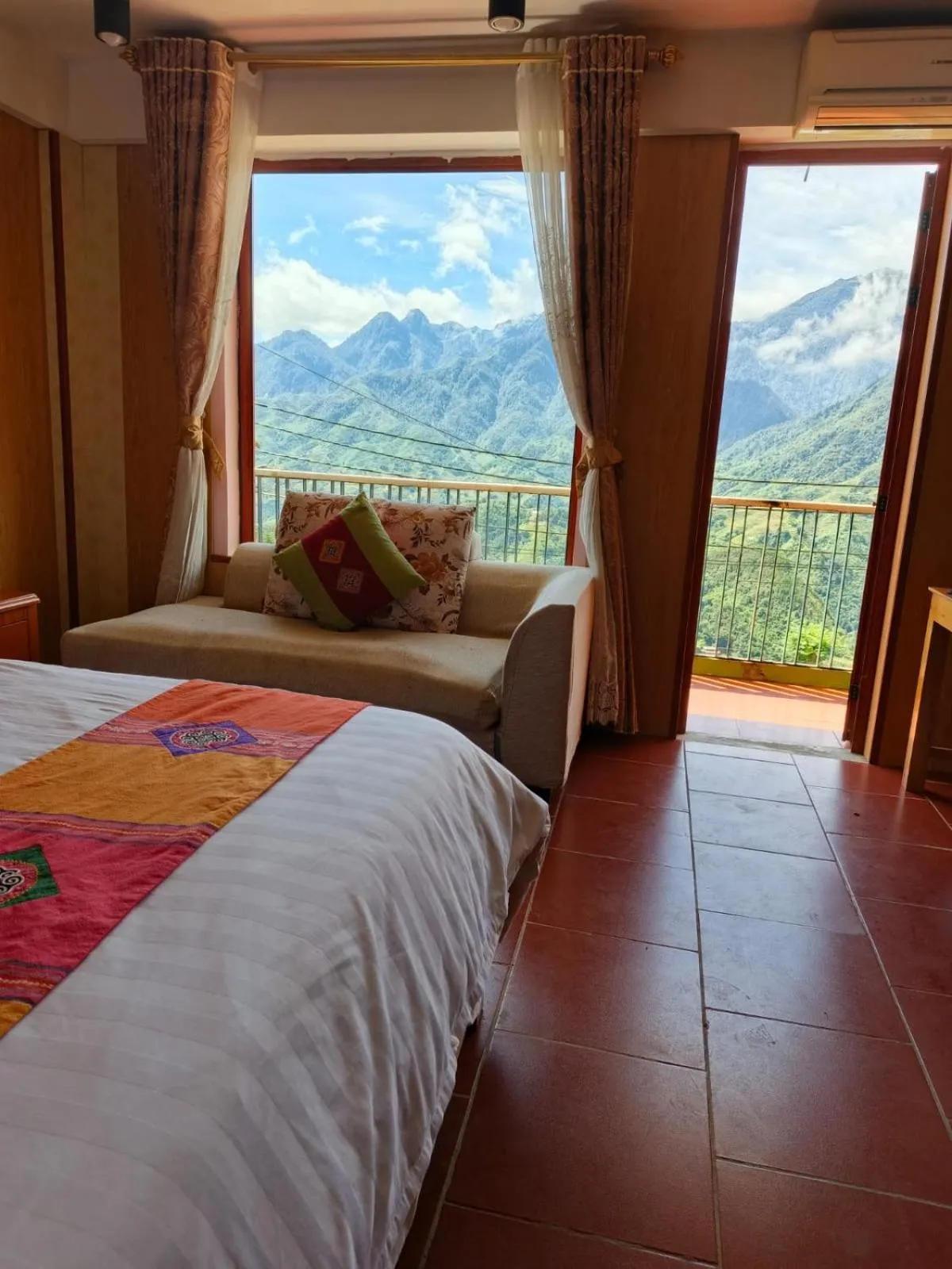 Bed in Sapa Scenery Hotel
