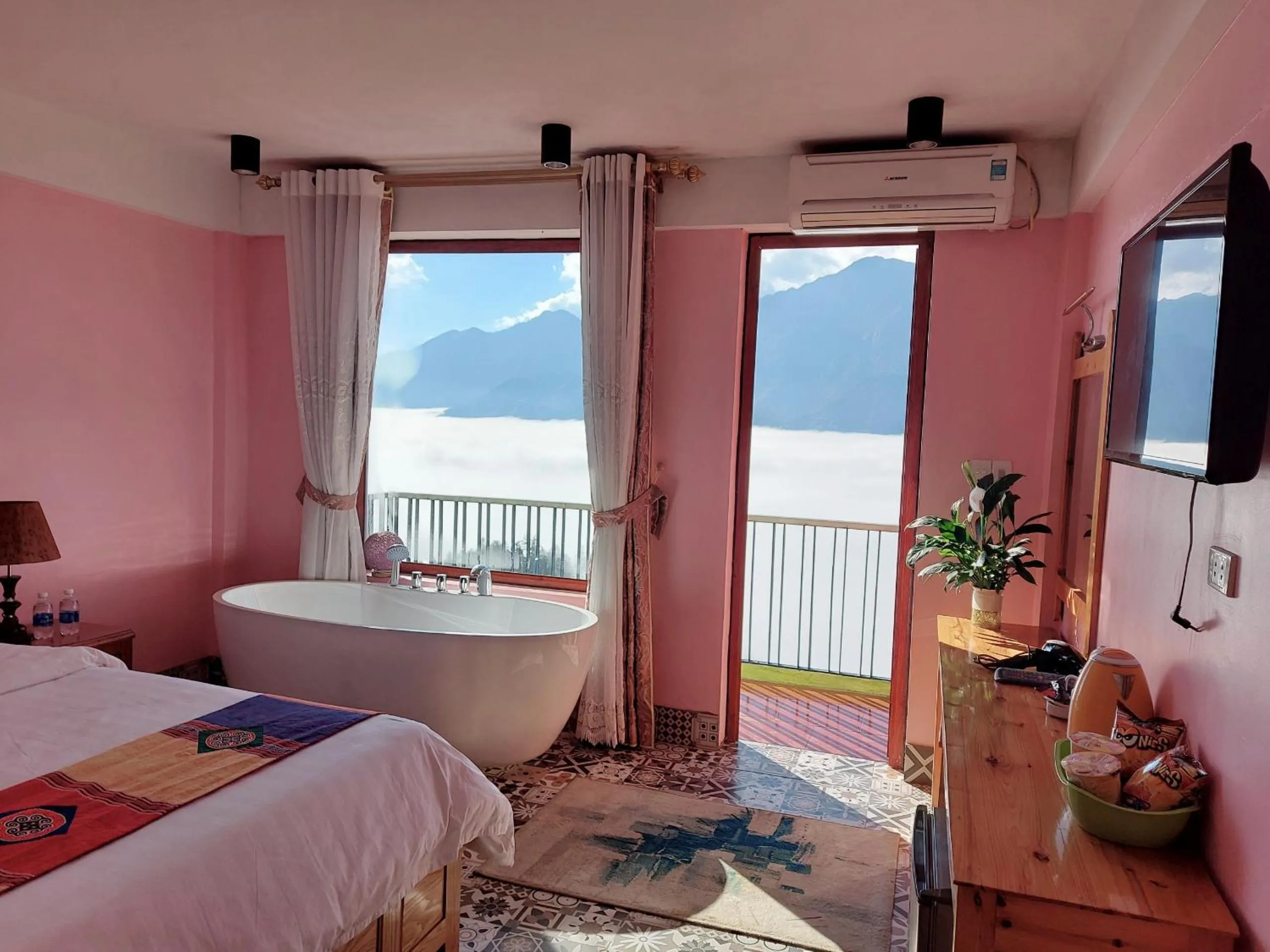 Bedroom, Bed in Sapa Scenery Hotel