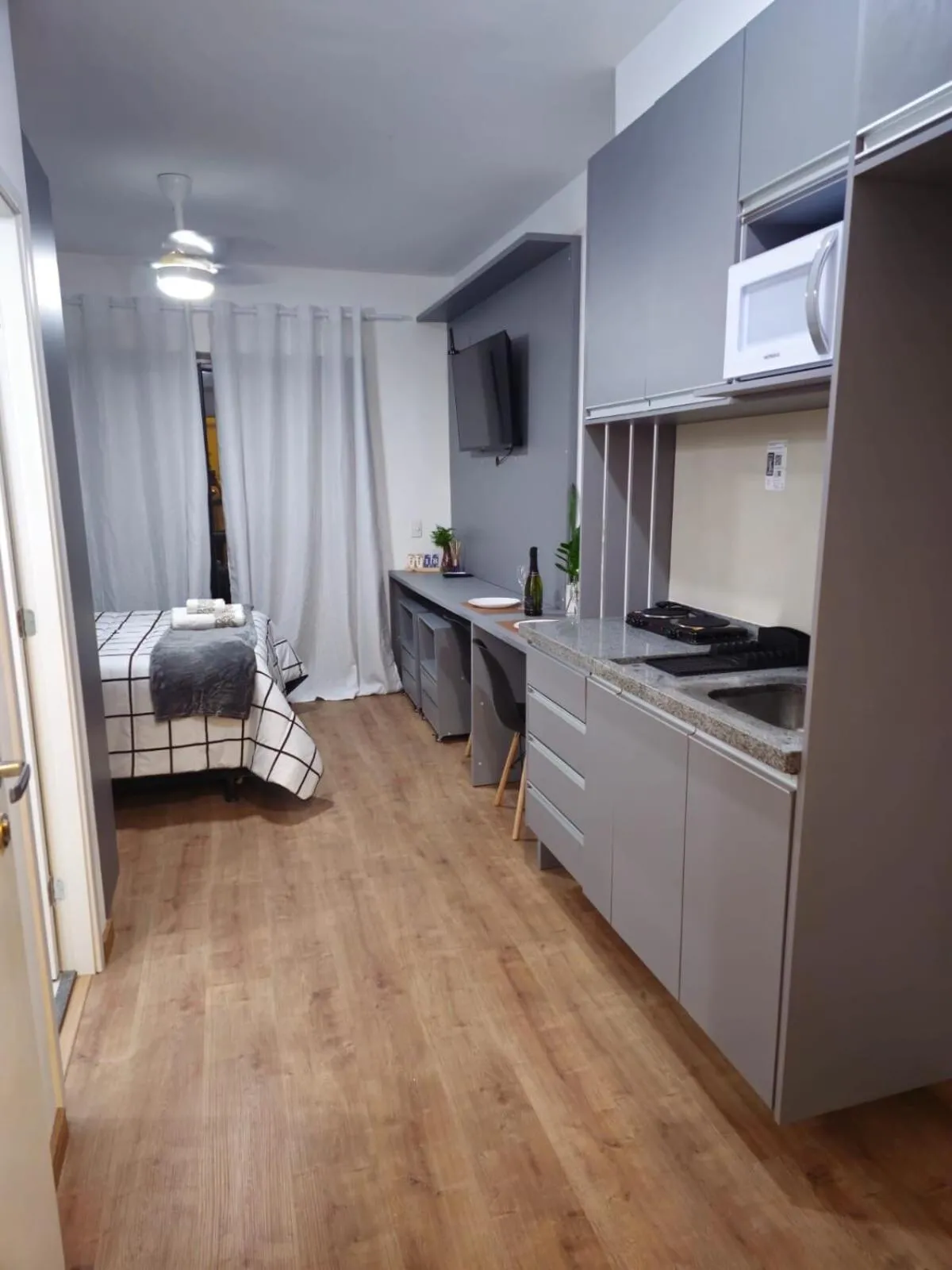 Kitchen or kitchenette, Bed in ZYZ Centro - Frente metrô Luz com vaga rotativa