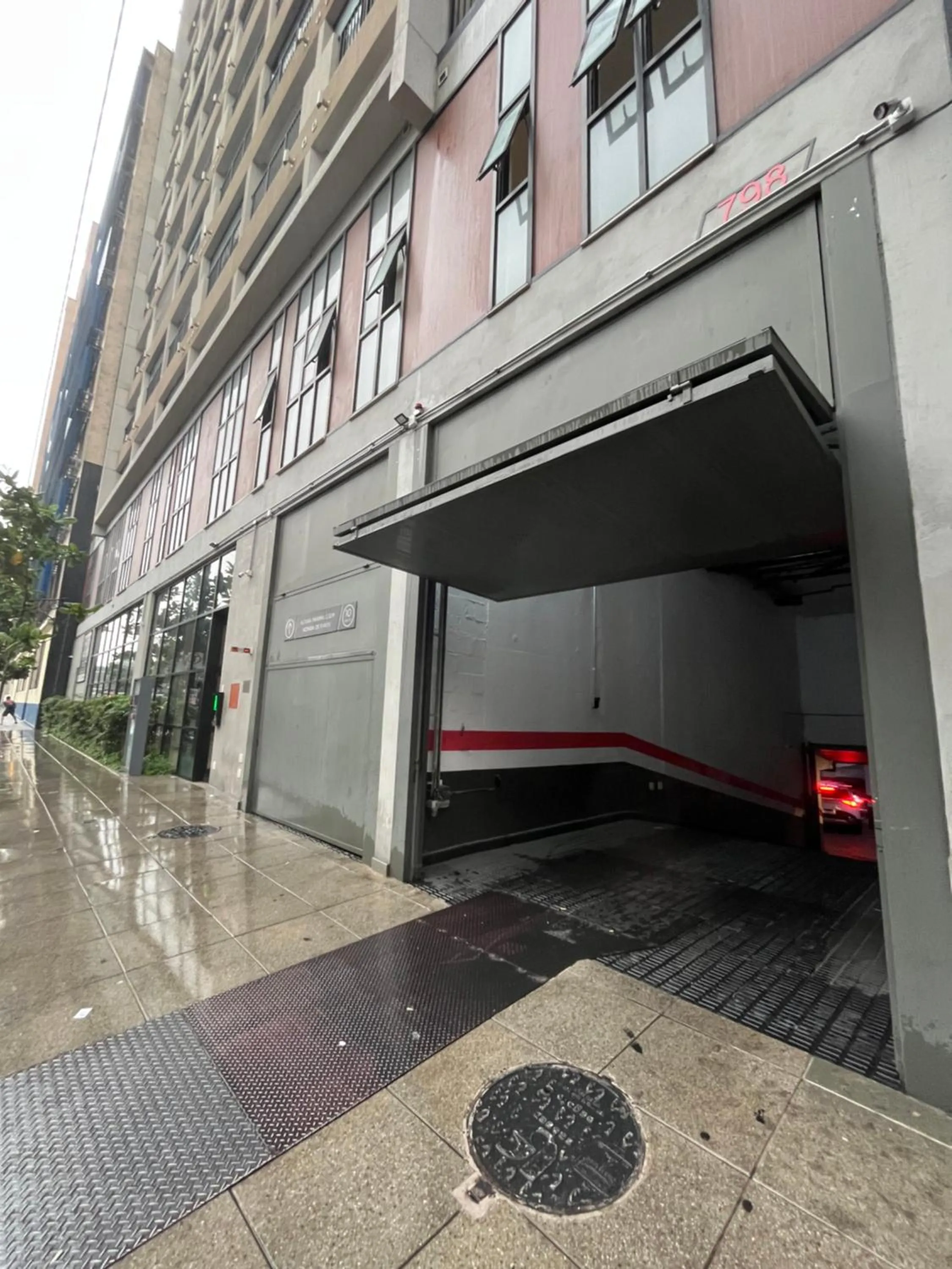 Property building in ZYZ Centro - Frente metrô Luz com vaga rotativa