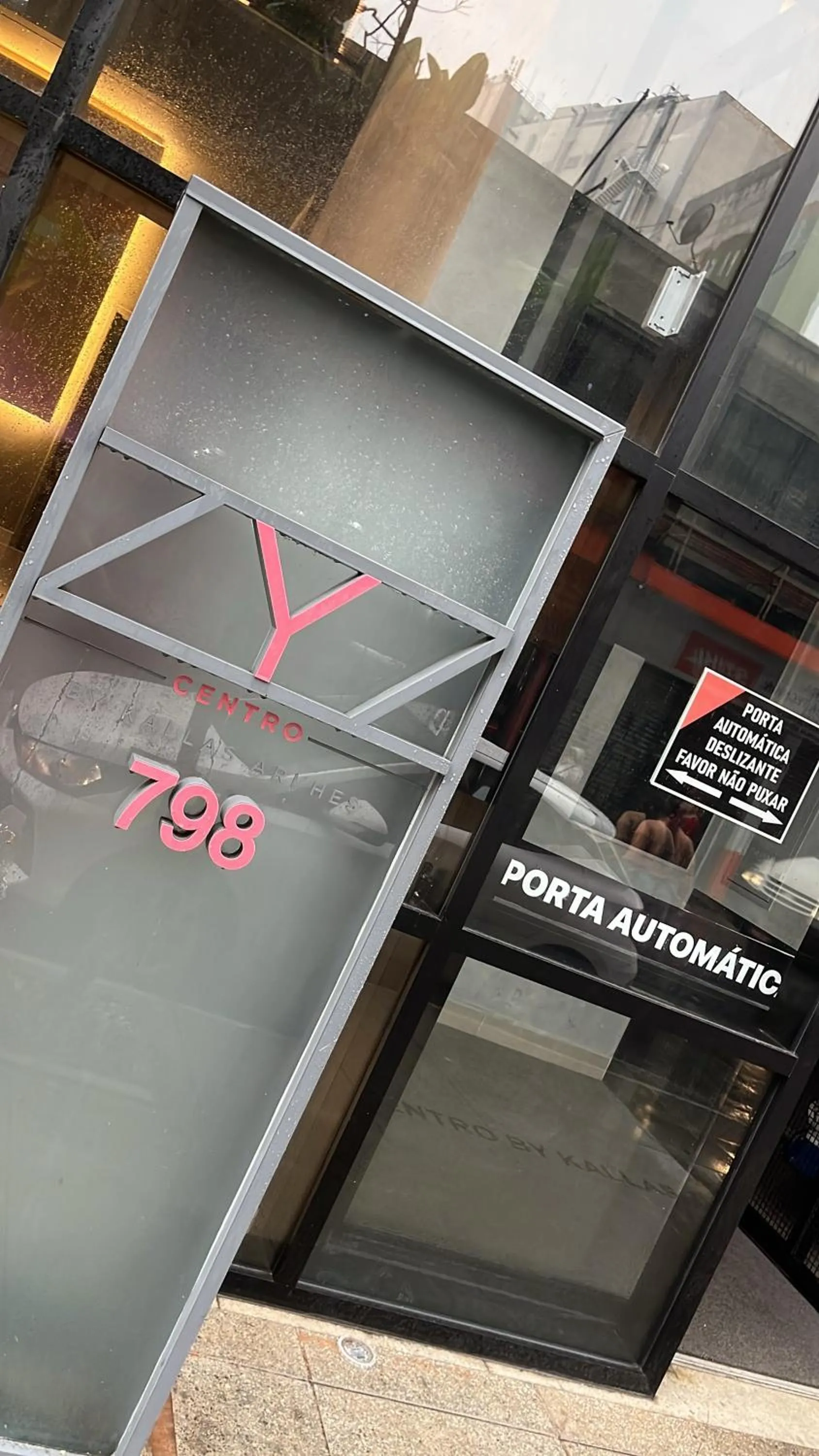 Property logo or sign in ZYZ Centro - Frente metrô Luz com vaga rotativa