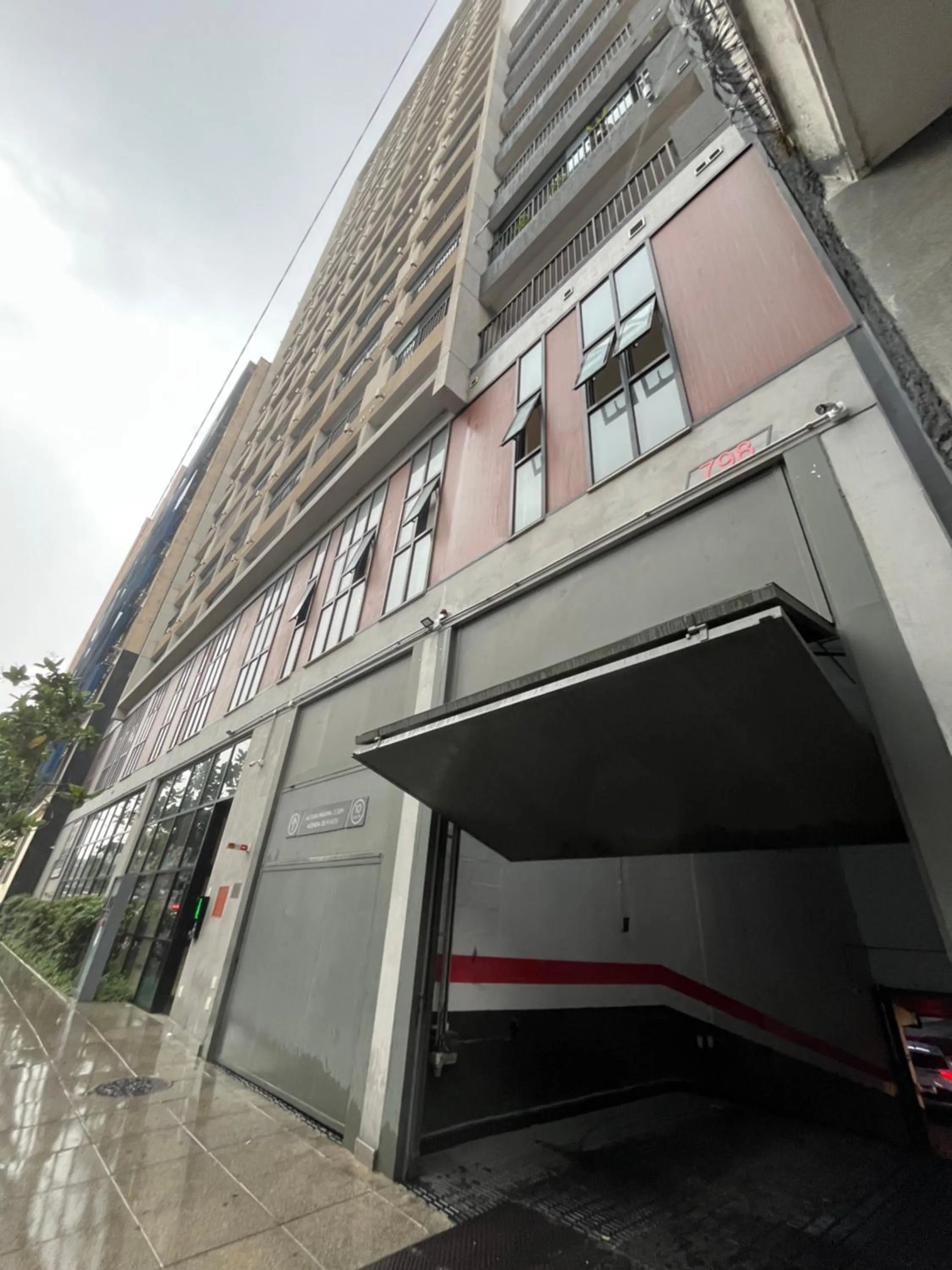 Property building in ZYZ Centro - Frente metrô Luz com vaga rotativa