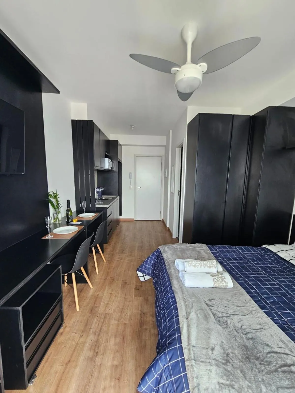 Kitchen or kitchenette, Bed in ZYZ Centro - Frente metrô Luz com vaga rotativa