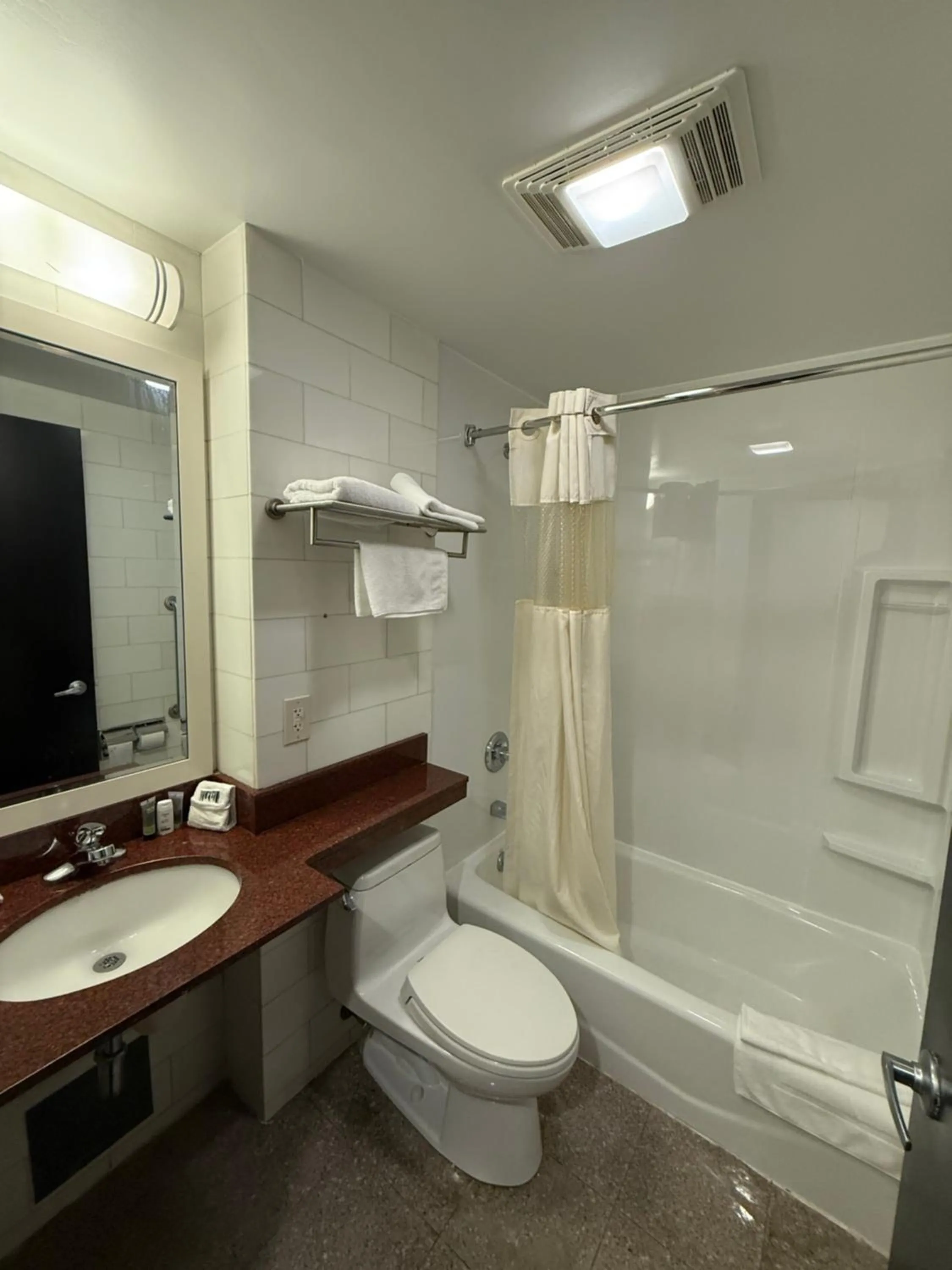 Bathroom in Nova Hotel Bronx