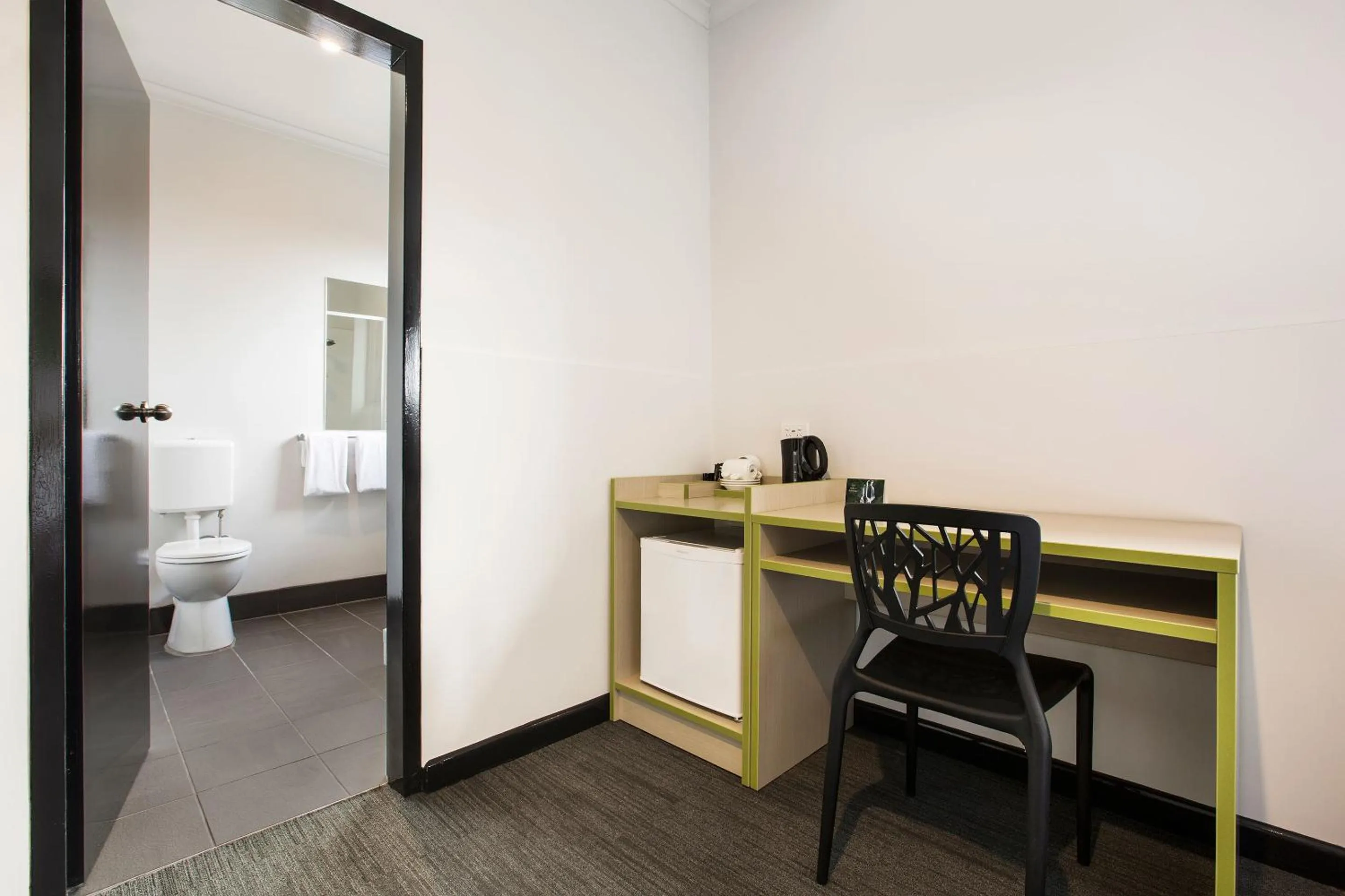 Seating area, Bed in Nightcap at St Albans Hotel