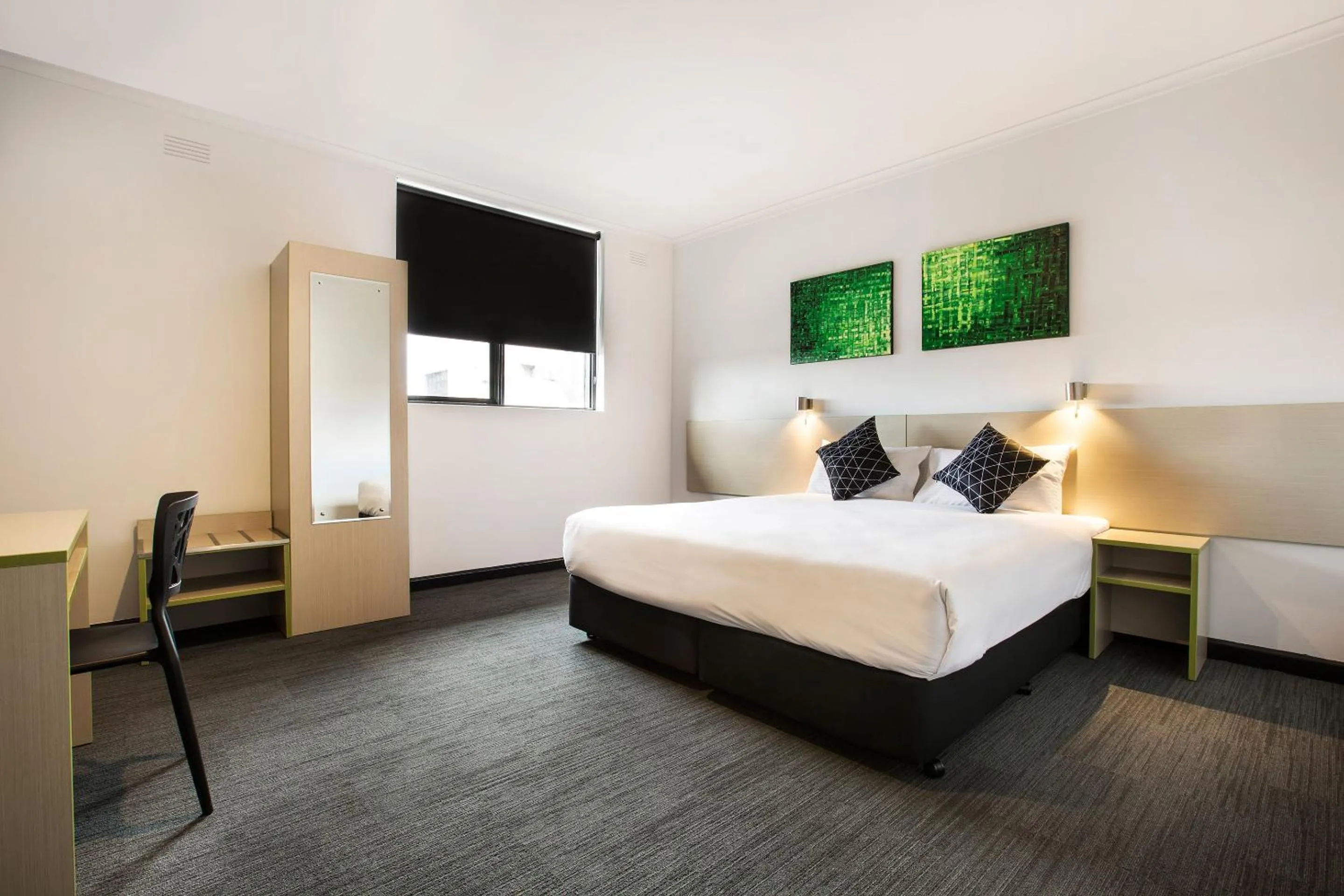 Bed in Nightcap at St Albans Hotel