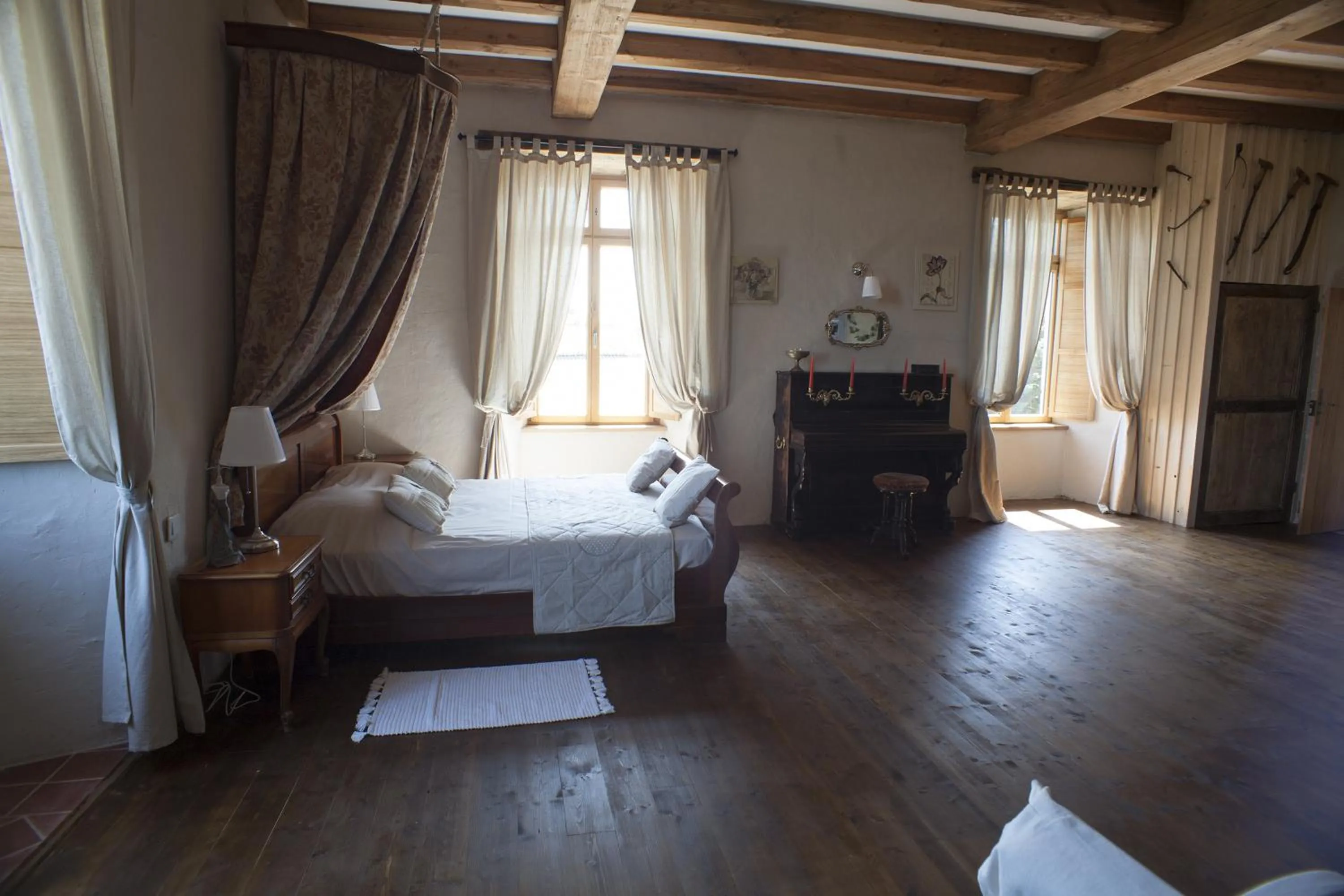 Day, Bed in Logis de Riparfonds
