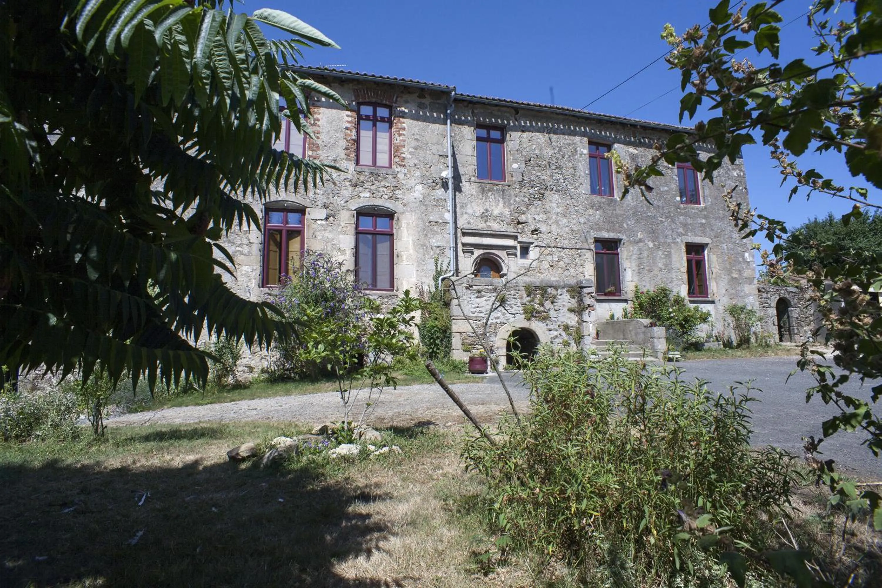 Property building in Logis de Riparfonds