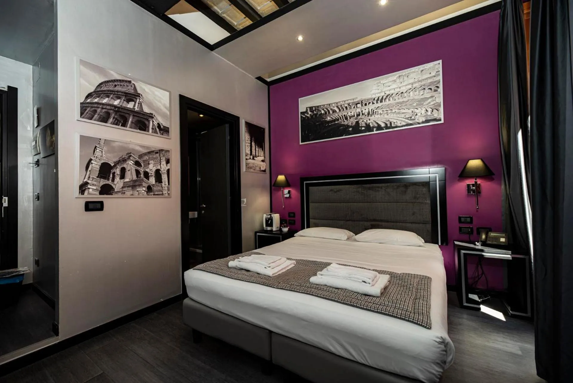 Bed in Imperium Suite Navona