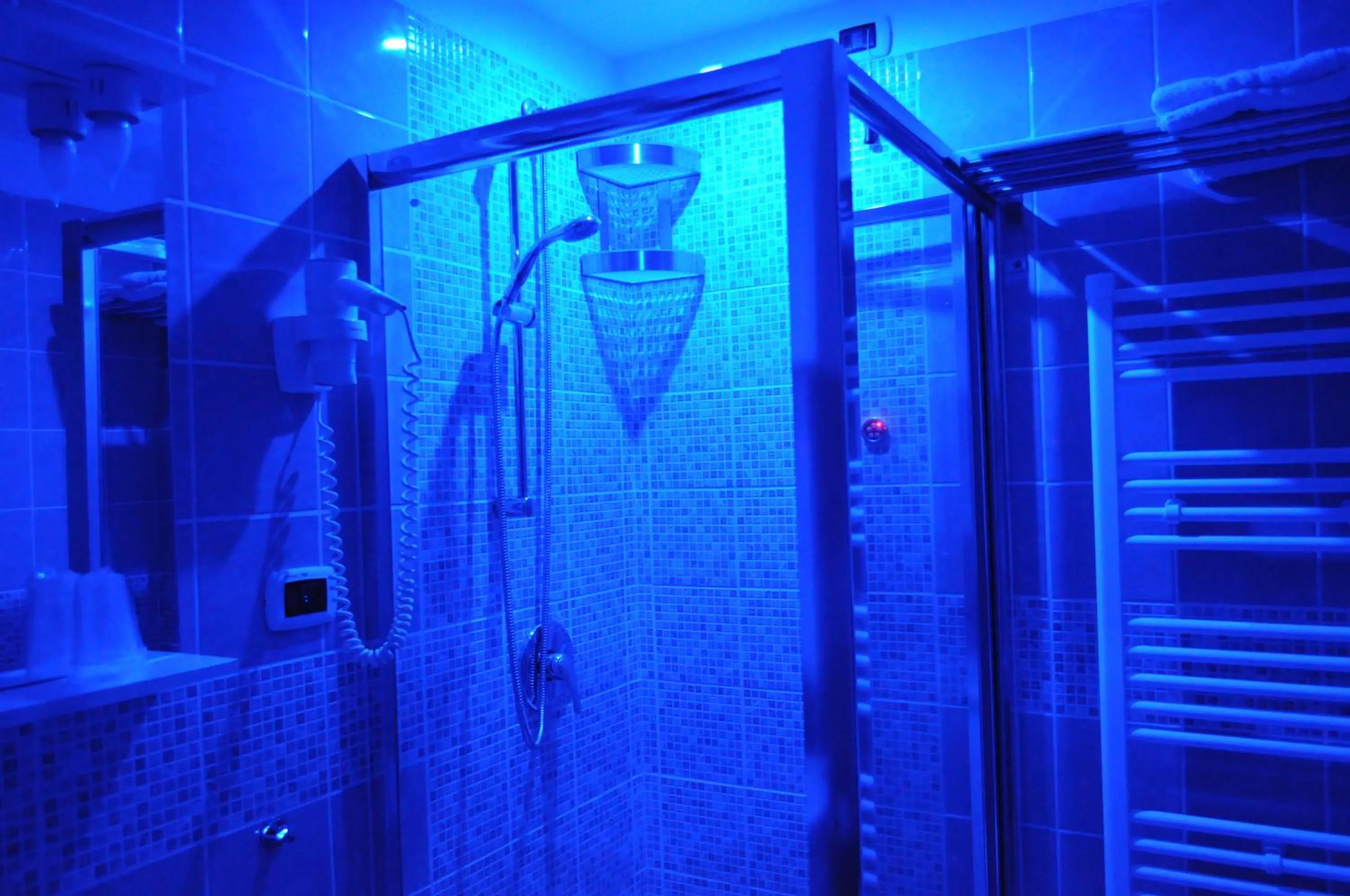 Shower in 7 Contrade