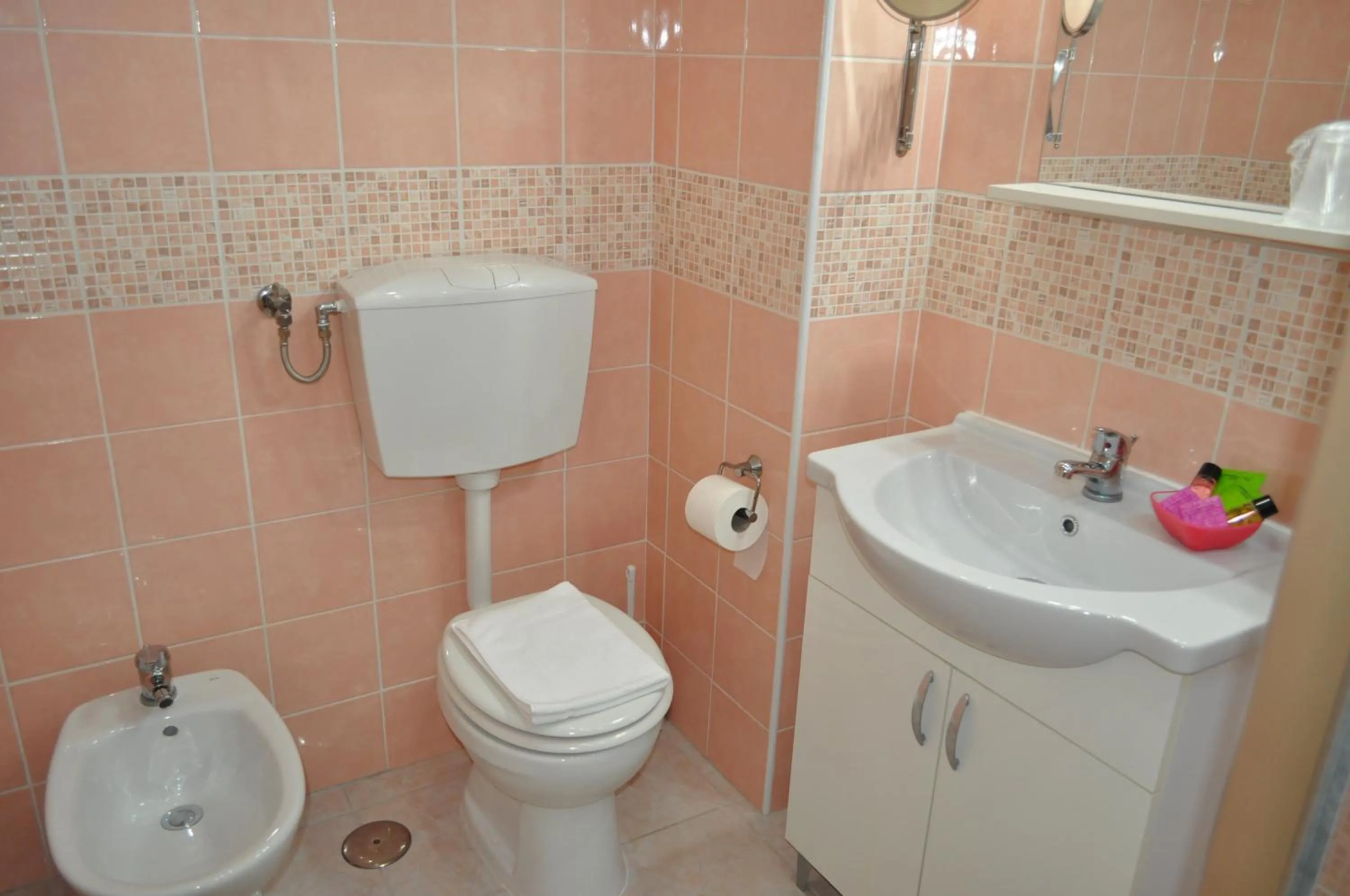 Toilet in 7 Contrade