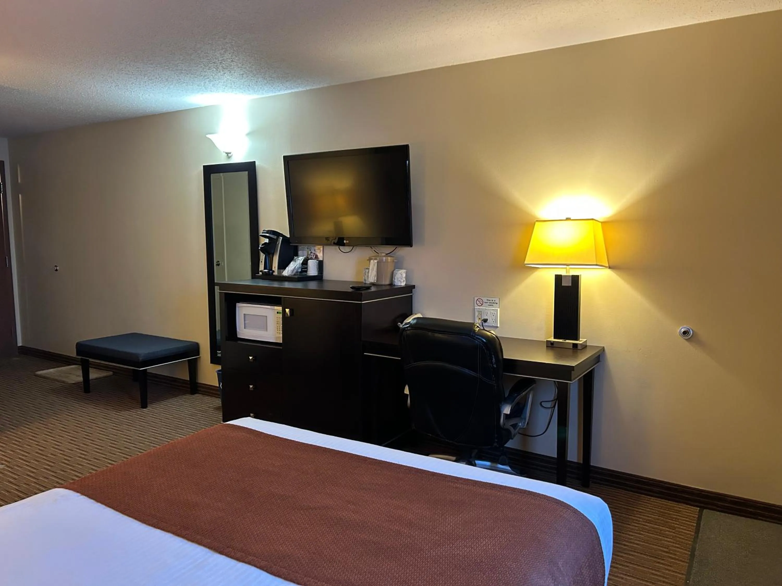 Bed in Travelodge by Wyndham Valleyview AB
