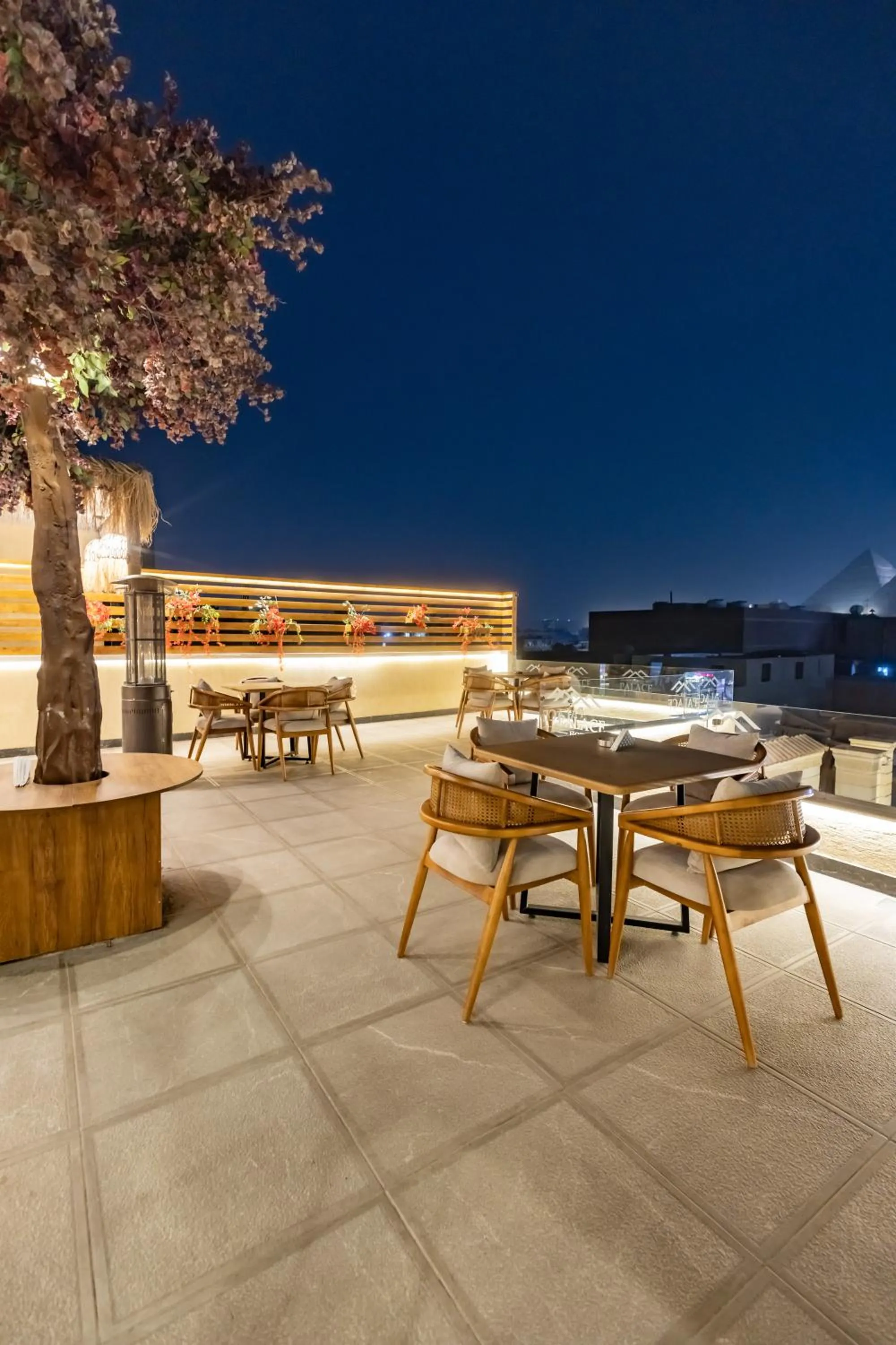 Night in The Palace Pyramids View Hotel