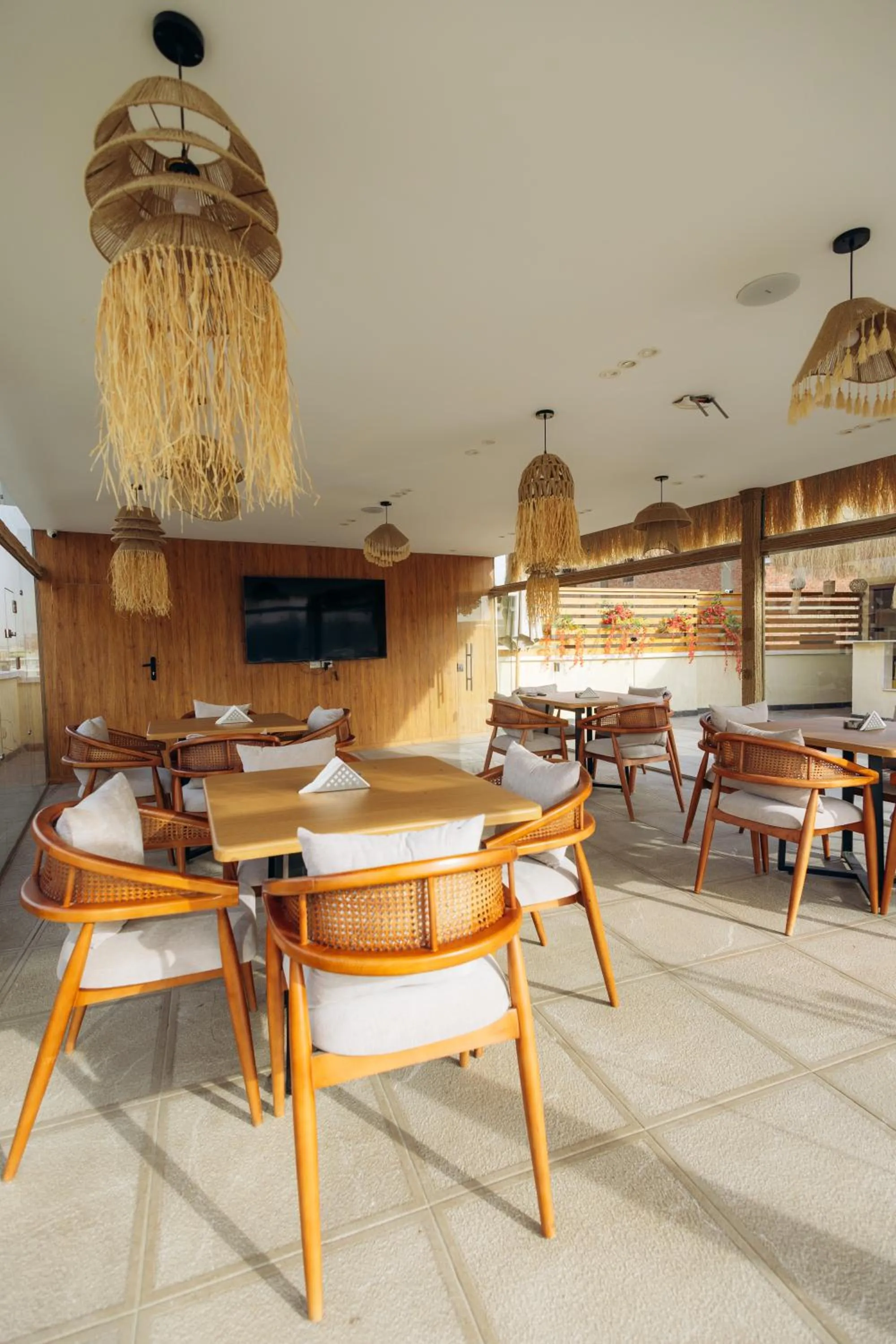 Restaurant/places to eat in The Palace Pyramids View Hotel