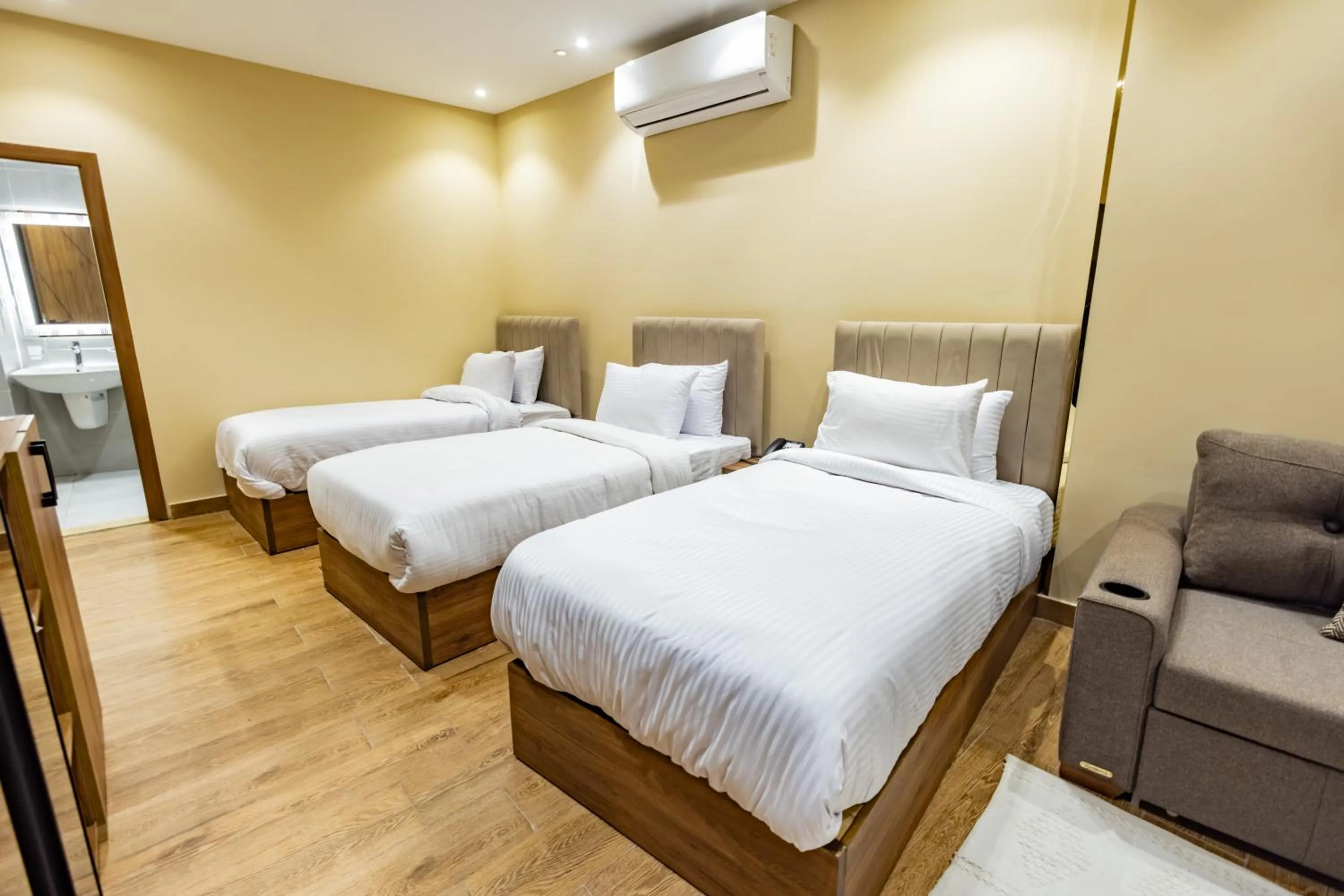 Deluxe Triple Room in The Palace Pyramids View Hotel